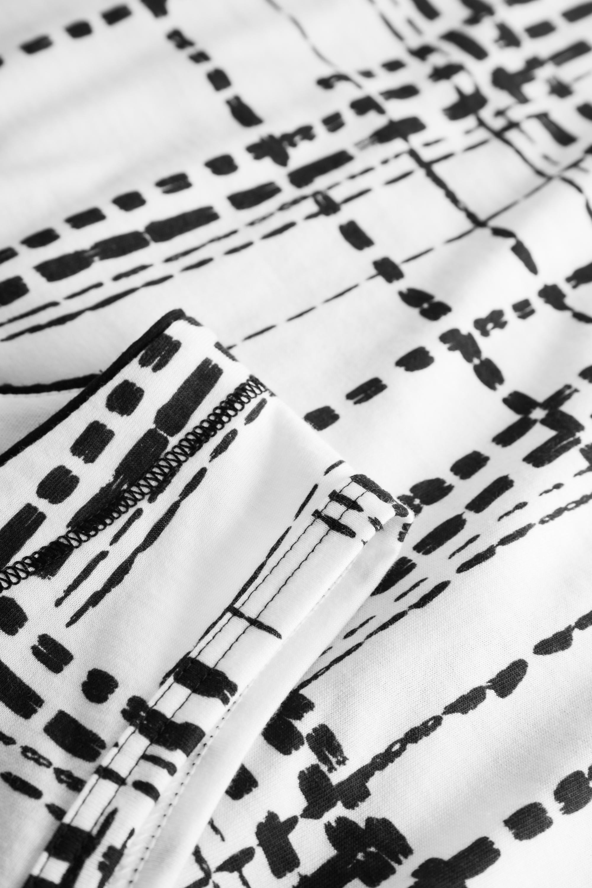 Rosch Shirt, Sleeveless, V-Neck Black And Whit (1213121) White-Black