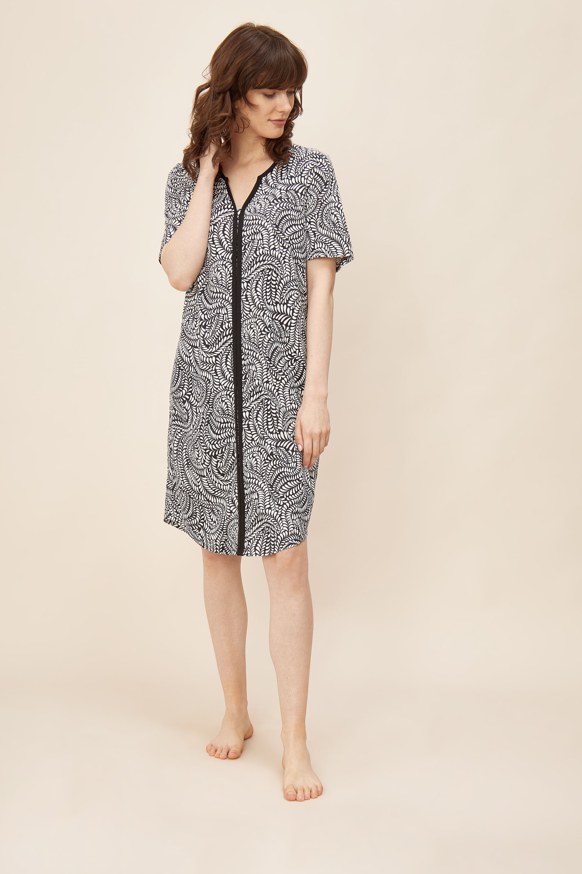 Rosch Night Dress, 1/2 Sleeve, Round Neck Black And Whi (1223106) Ornamental Leaves