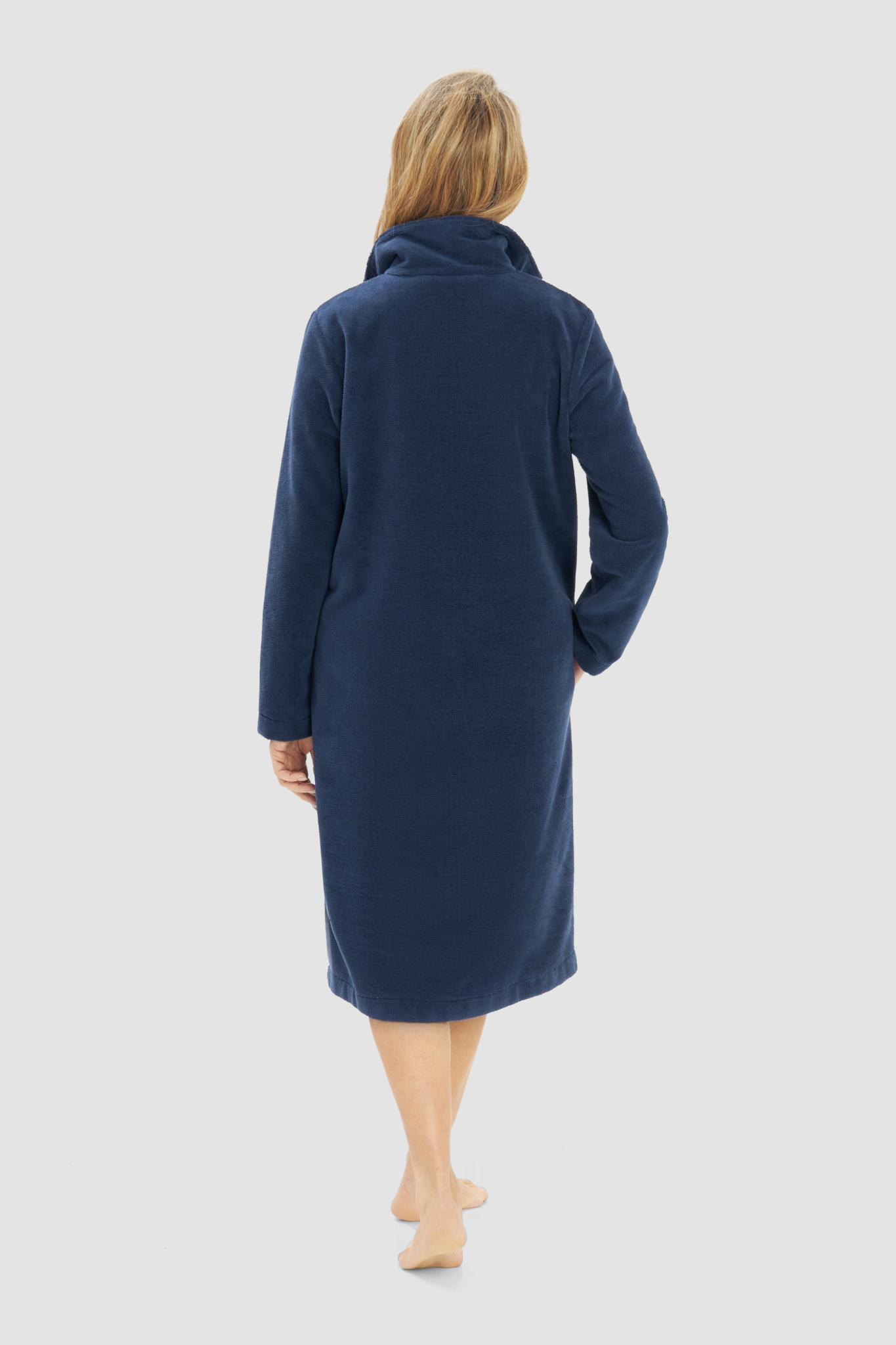 Rösch Robe back view in Navy