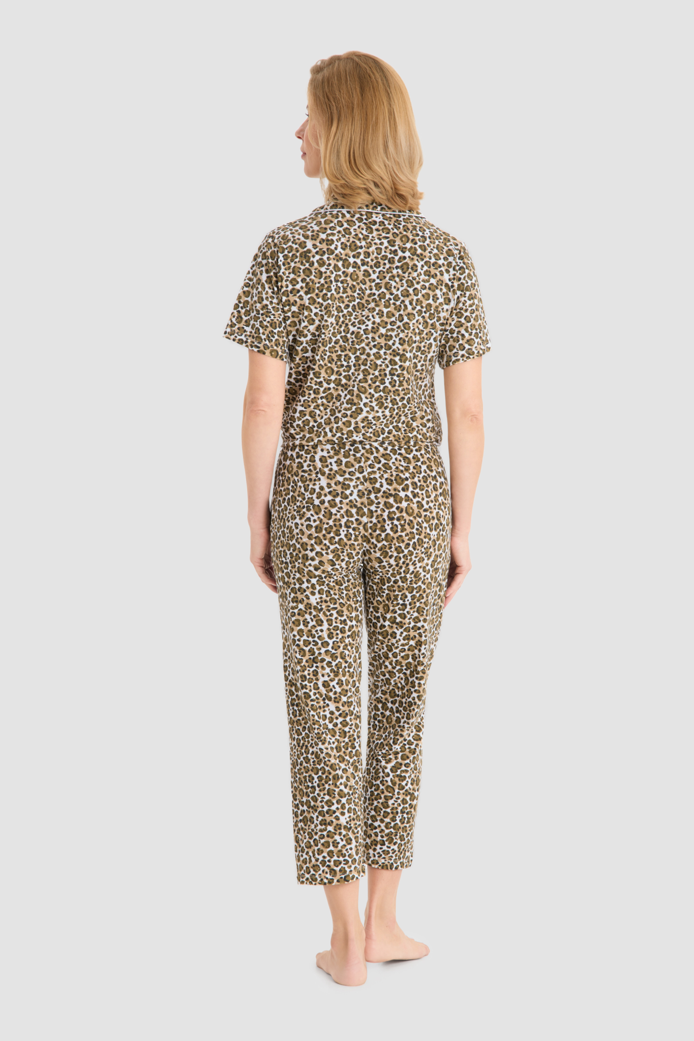 Rösch Lounge Pants back view in Animalprint