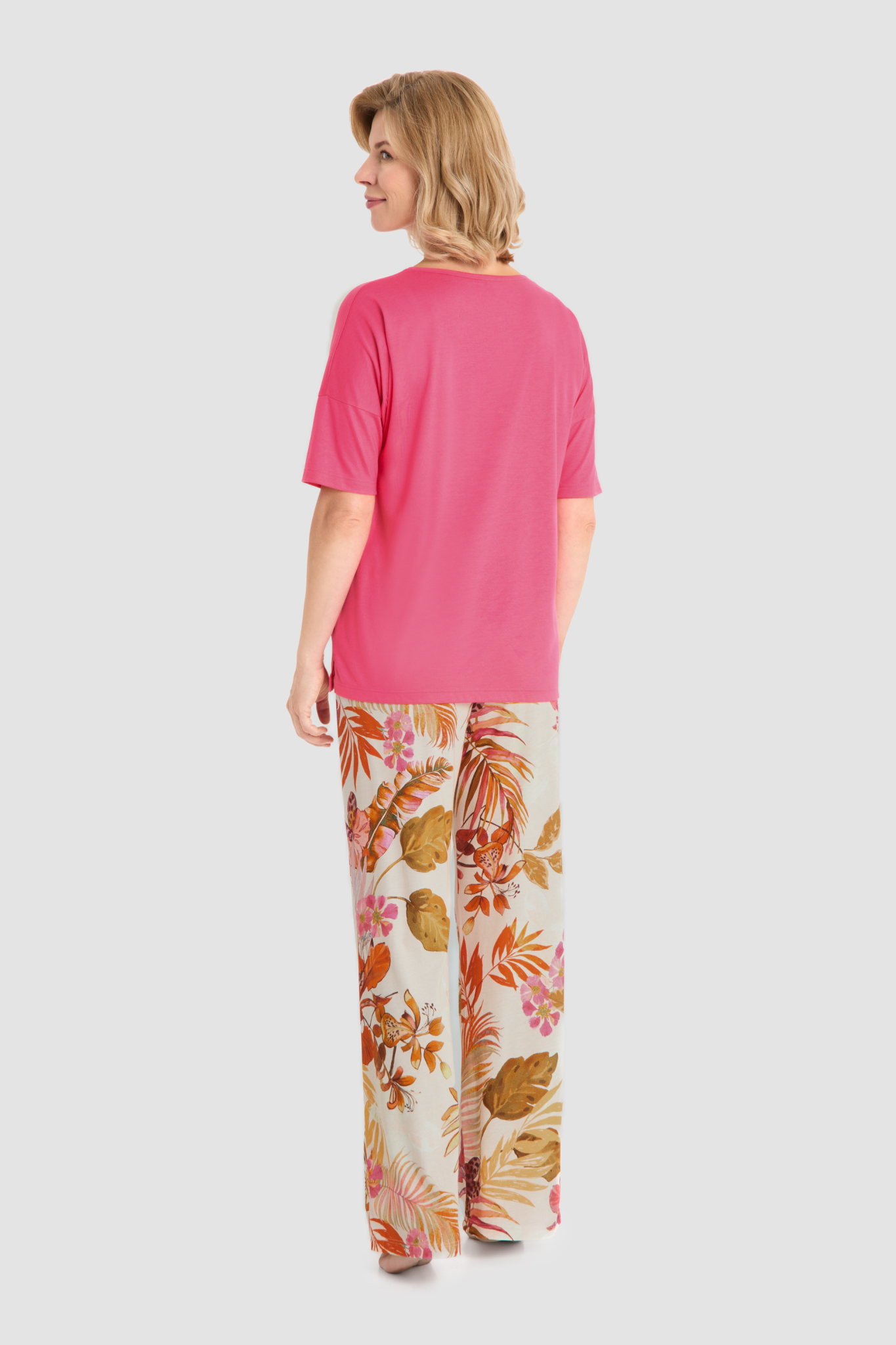 Rösch Pyjamas back view in Modern Leaves