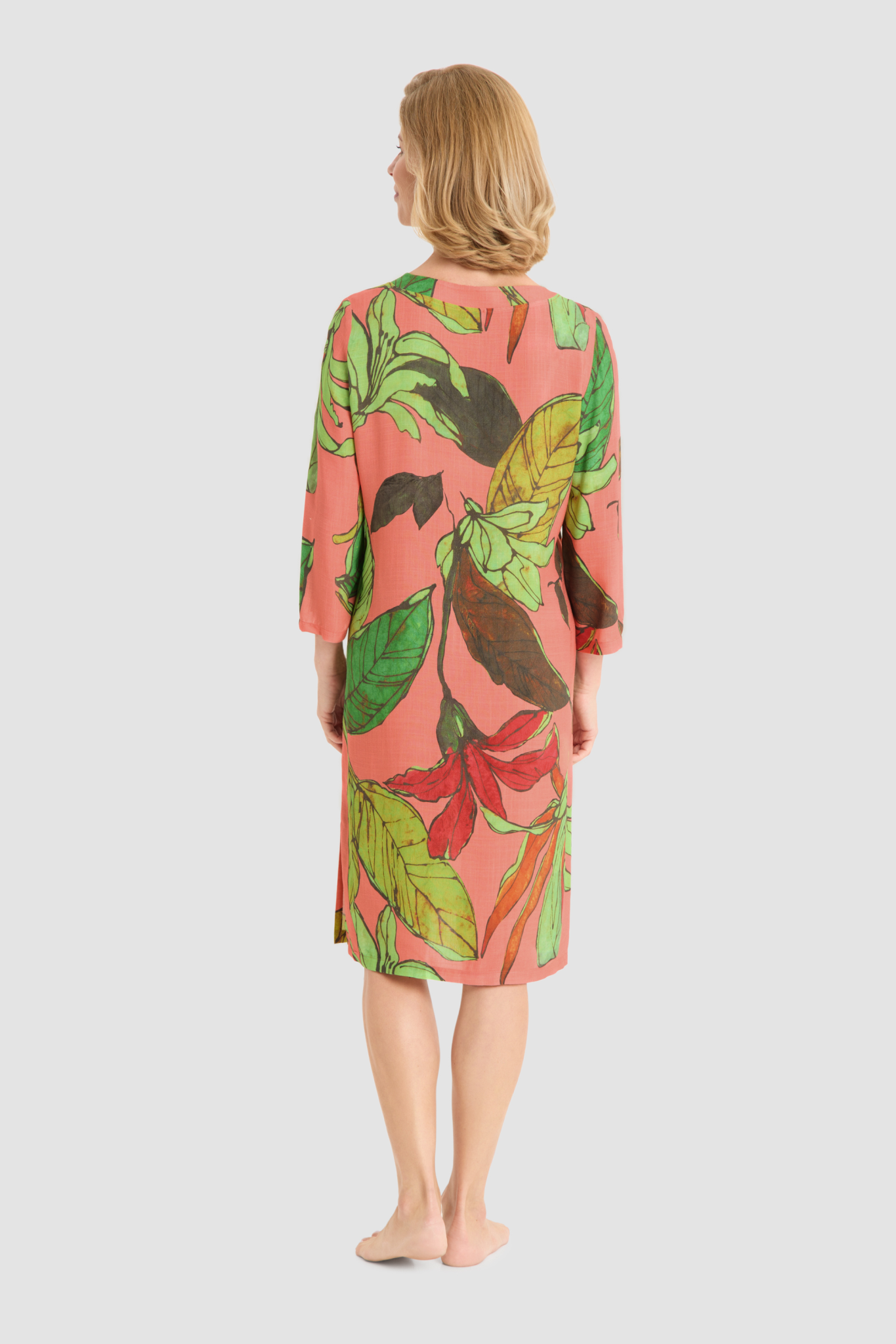 Rösch Beach Dress back view in Modern Leaves