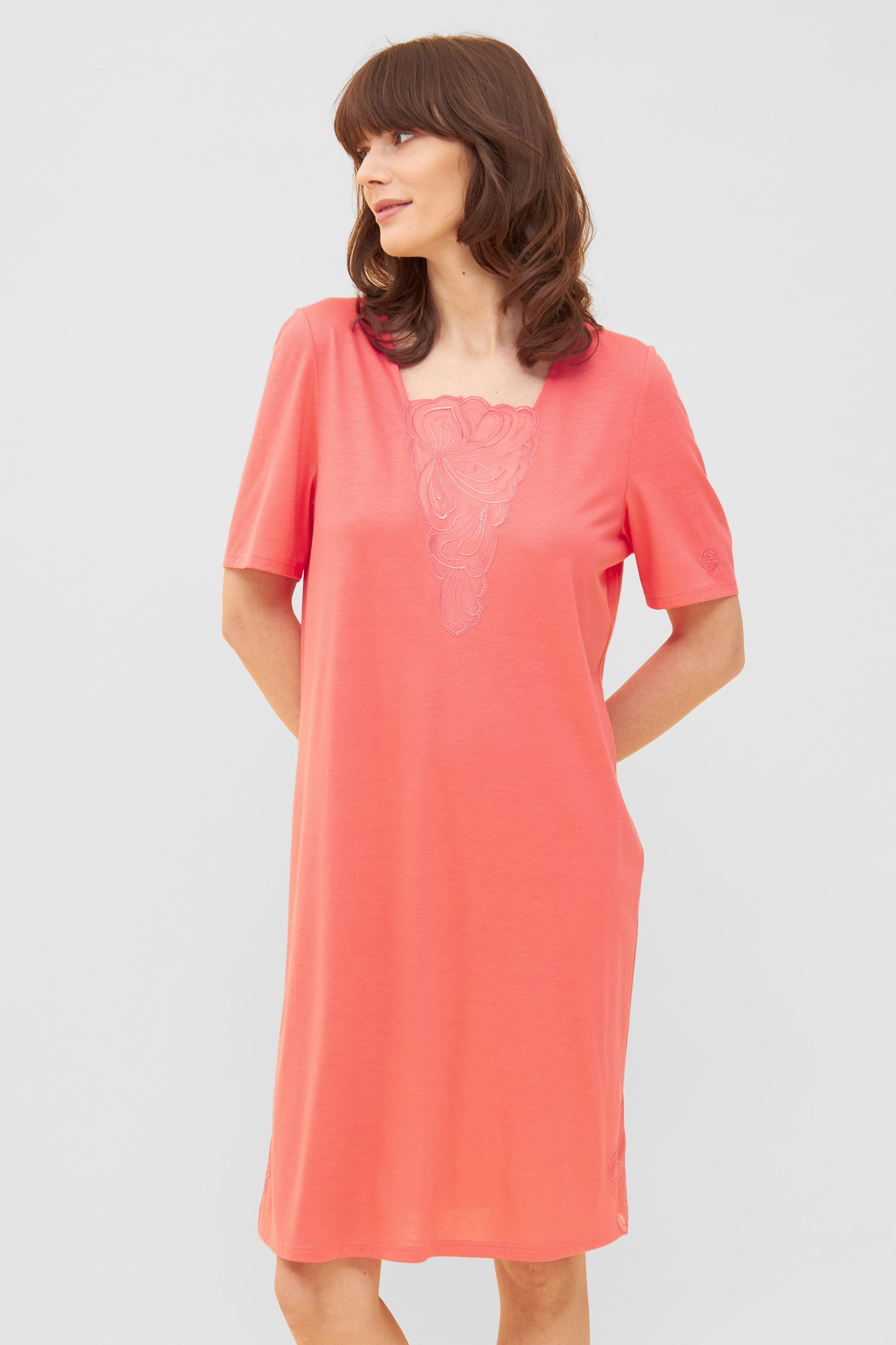 Feraud Night Dress, 1/2 Sleeve, Angular Neck Couture Lac (3231138) Coralle