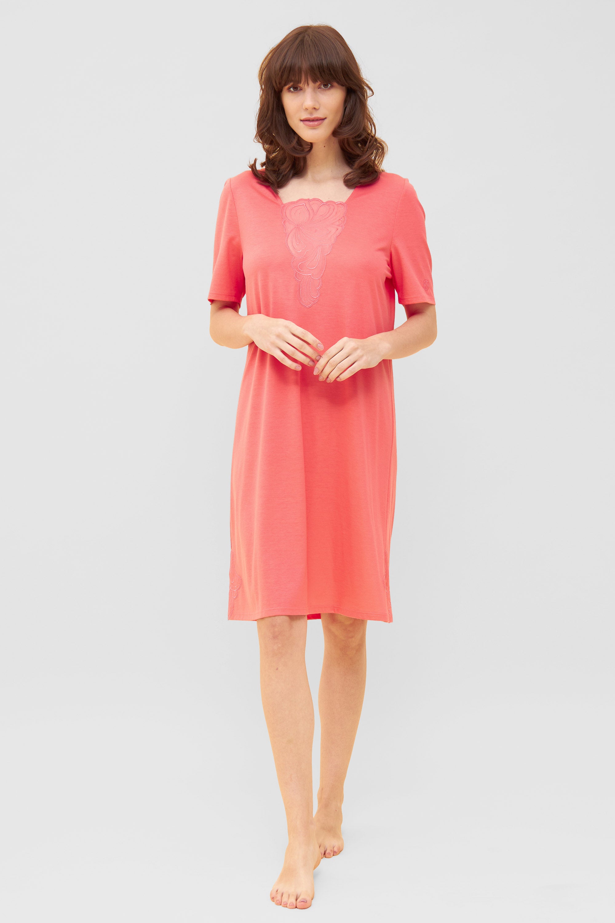 Feraud Night Dress, 1/2 Sleeve, Angular Neck Couture Lac (3231138) Coralle