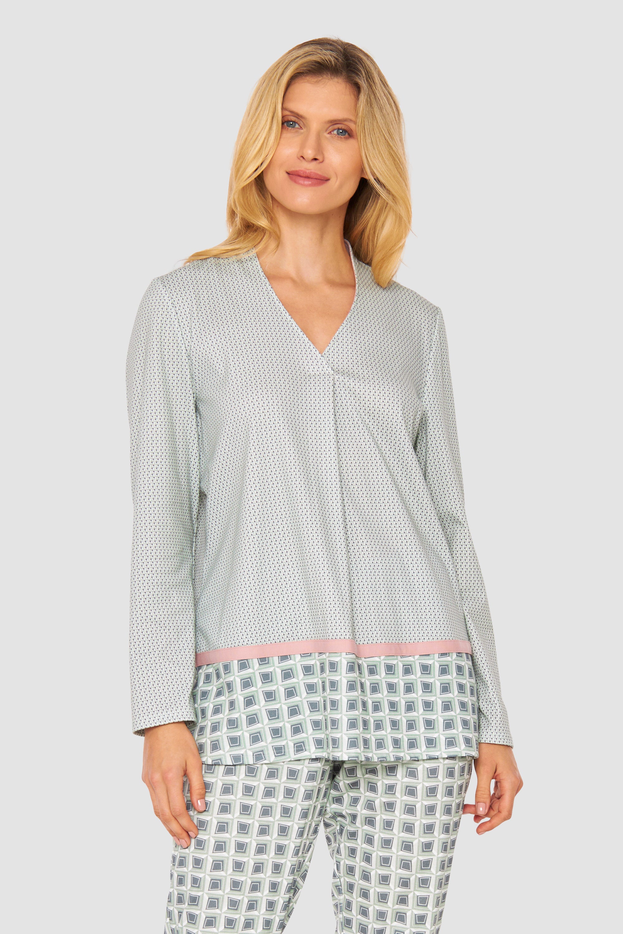Feraud Pajama, 1/1 Sleeve, Pant 1/1, V-Neck Modern (3231371) Graphic Minimal