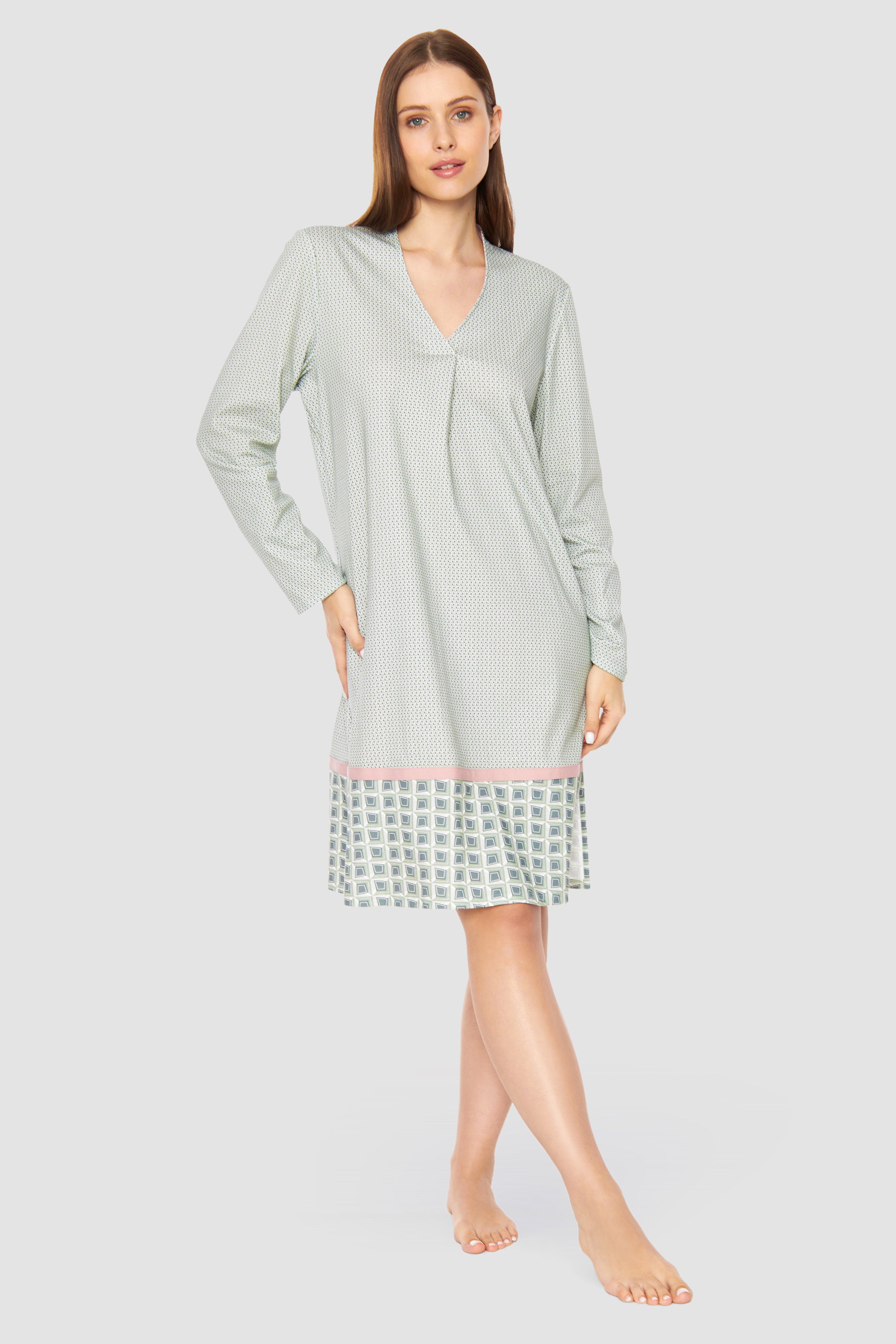 Feraud Night Dress, 1/1 Sleeve, V-Neck Modern Graphic (3231372) Graphic Minimal