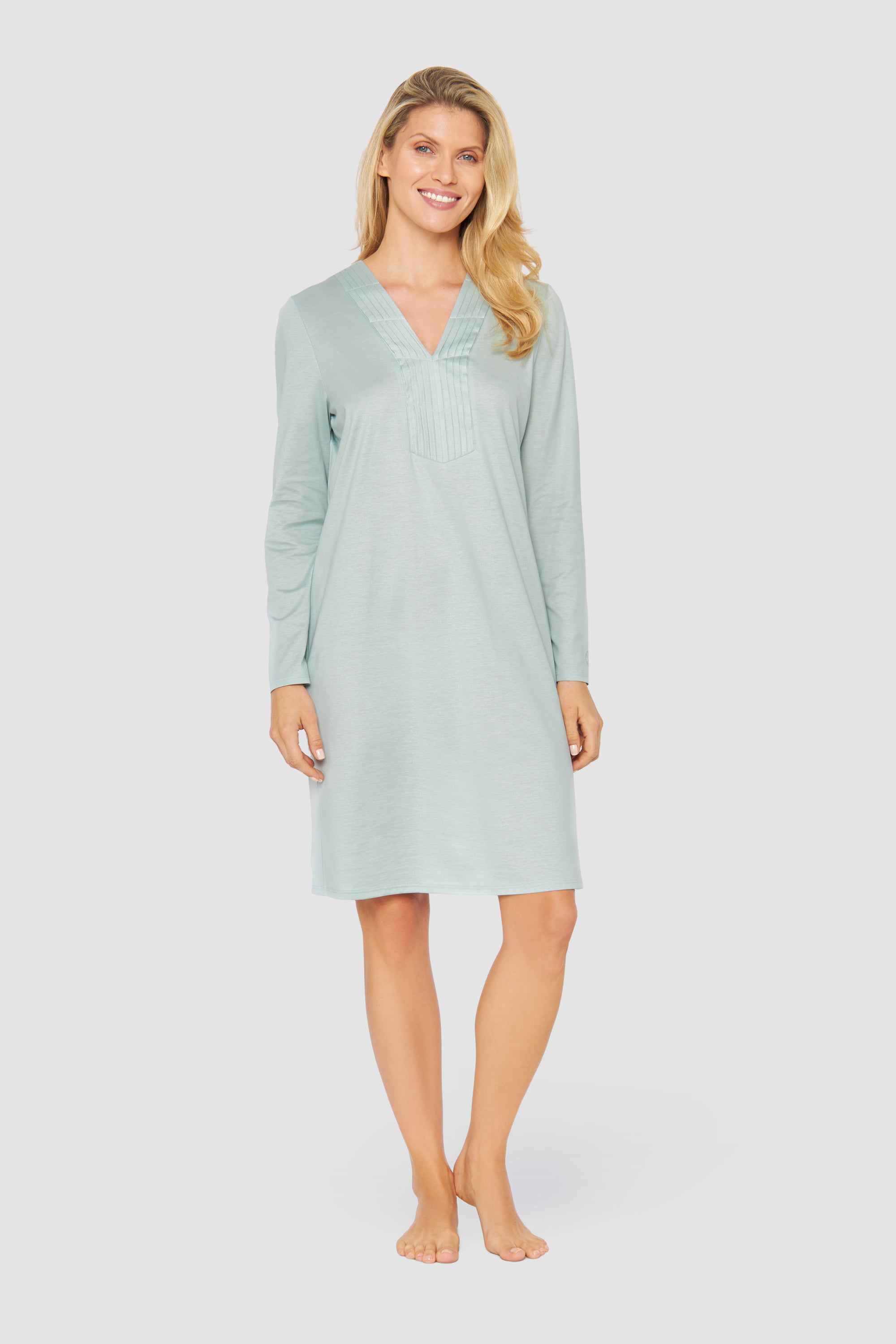 Feraud Night Dress, 1/1 Sleeve, V-Neck Wrinkle Variation (3231383) Mellow Green