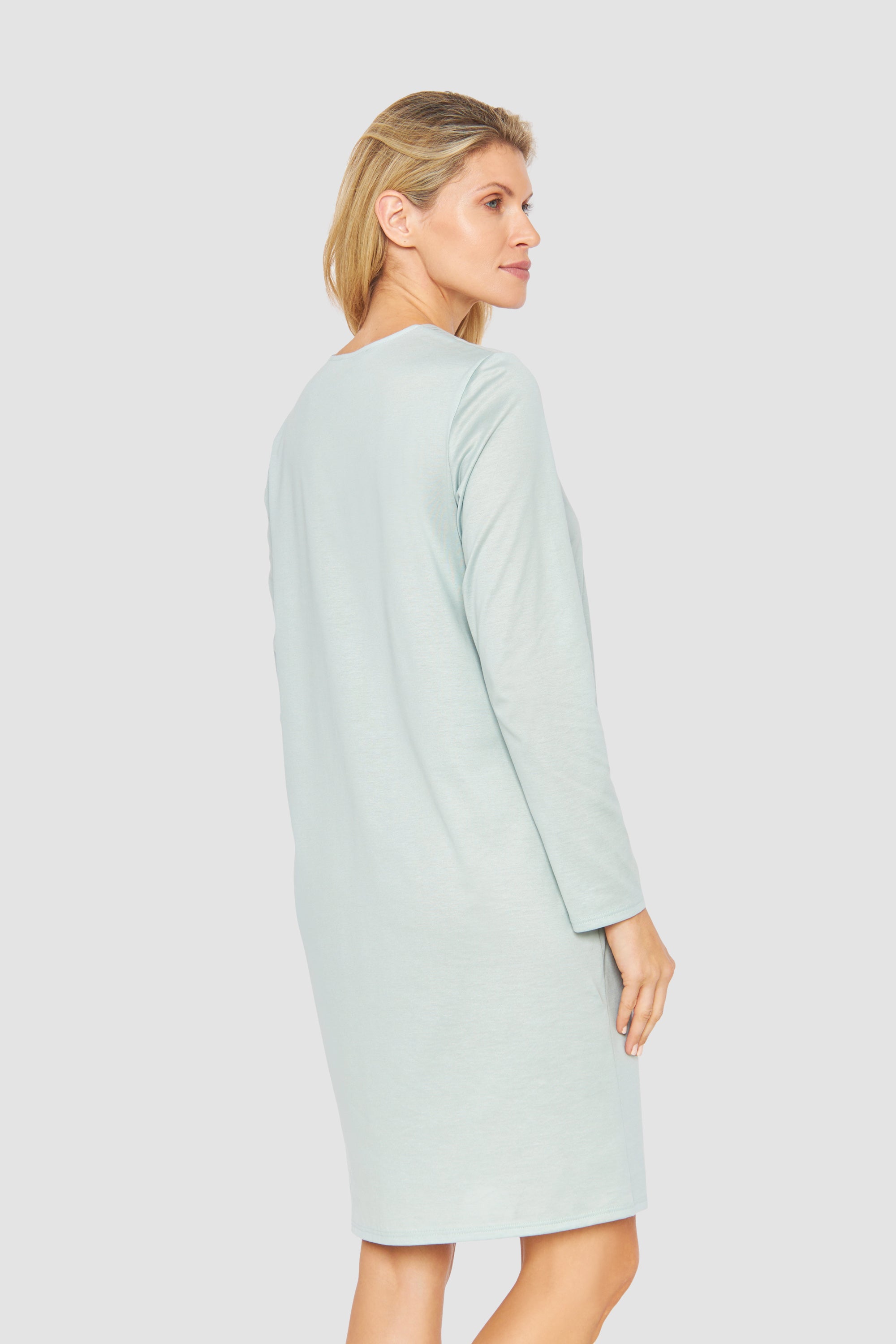 Feraud Night Dress, 1/1 Sleeve, V-Neck Wrinkle Variation (3231383) Mellow Green