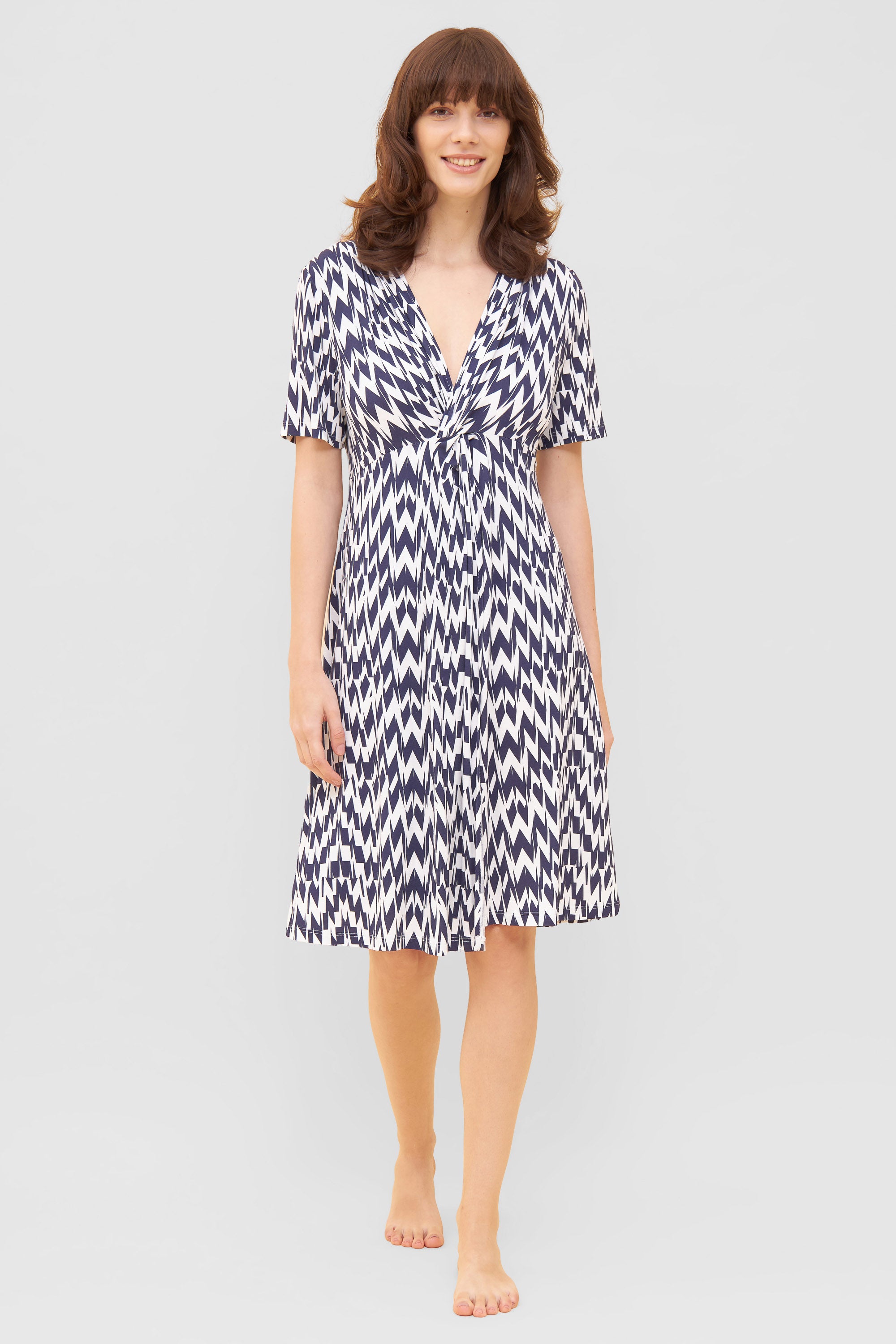 Feraud Beach Dress, 1/2 Sleeve, V-Neck Graphic (3235122) Graphic Minimal