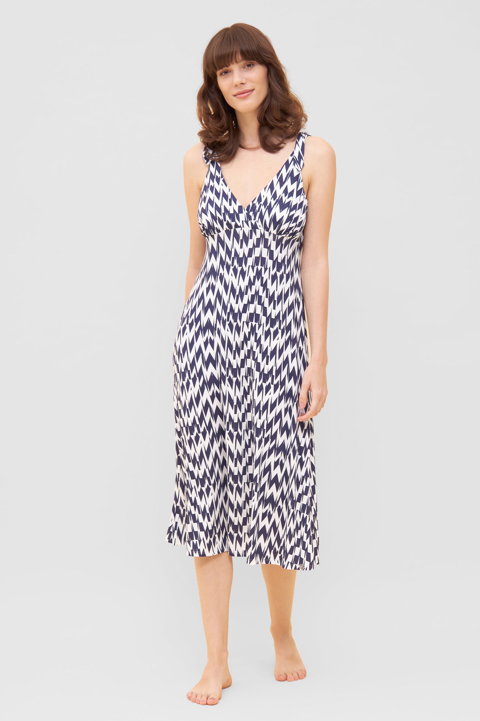 Feraud Beach Dress, Sleeveless, V-Neck, Graphic (3235123) Graphic Minimal