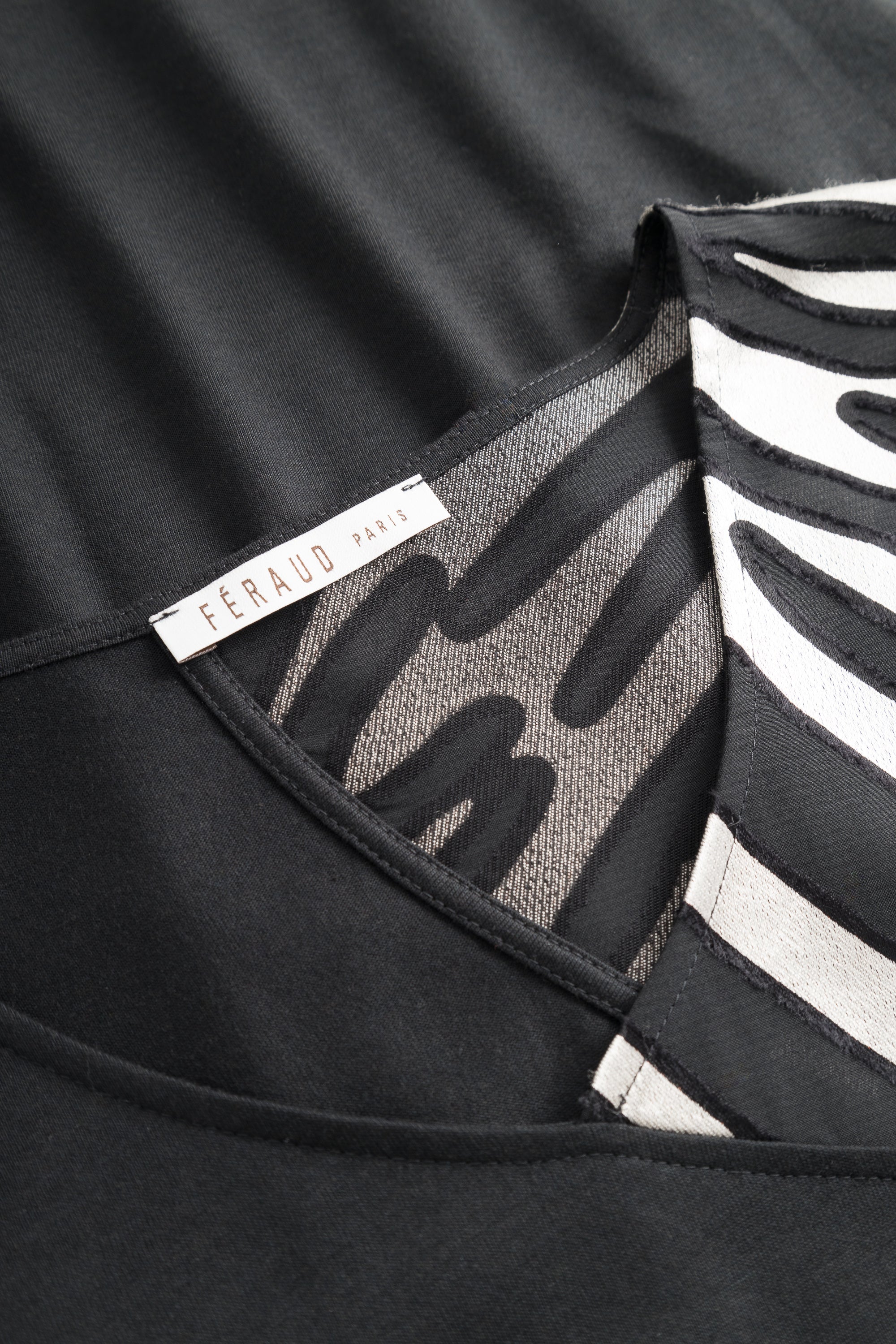 Feraud Pajama, 1/1 Sleeve, Pants 1/1, V-Neck Devore (3241008) Magic Black