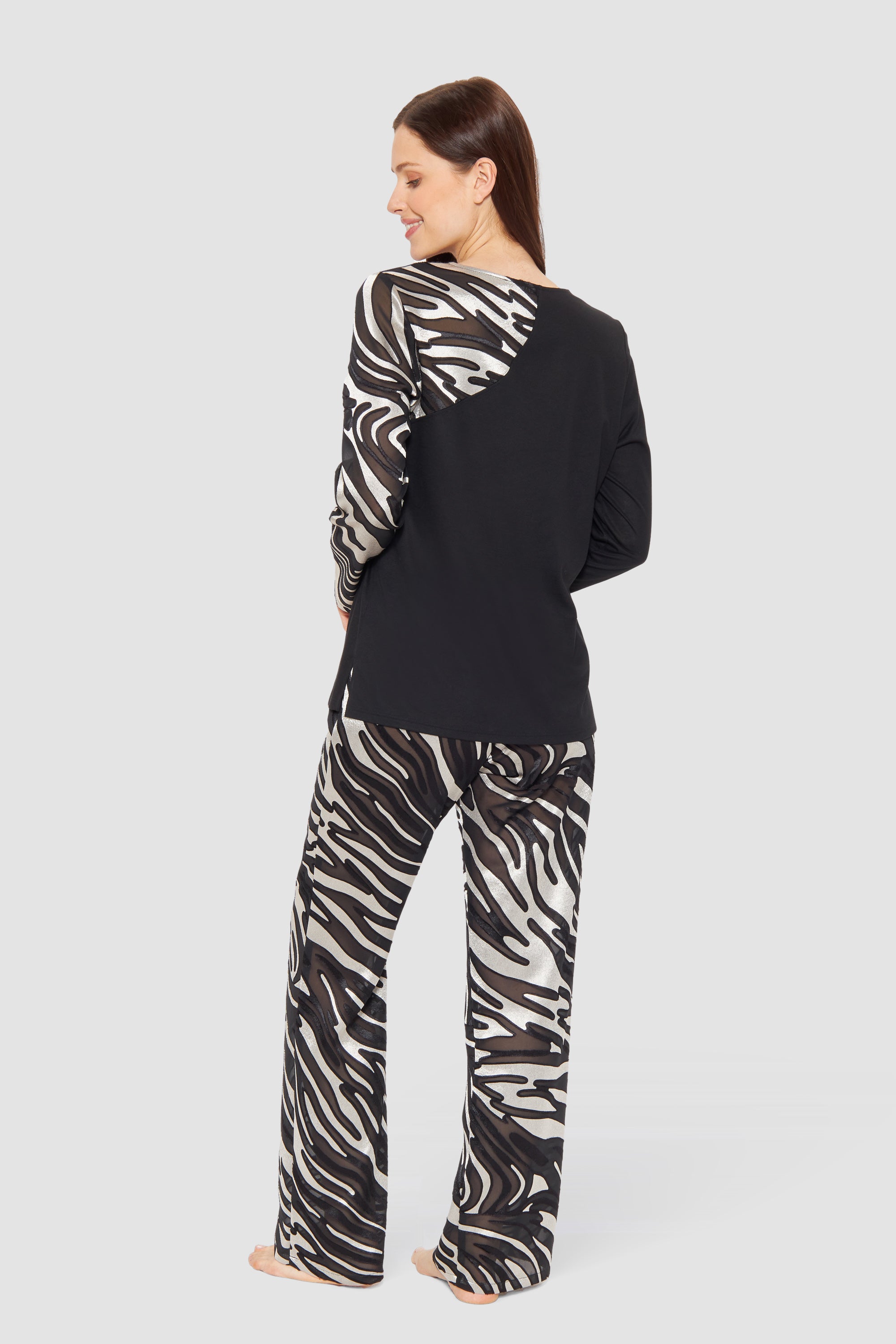 Feraud Pajama, 1/1 Sleeve, Pants 1/1, V-Neck Devore (3241008) Magic Black