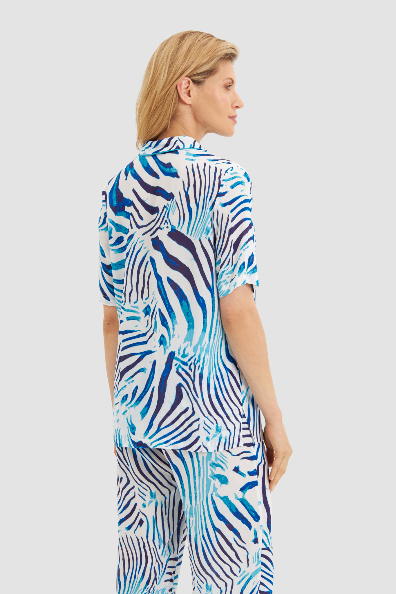 Féraud Lounge Top back view in Zebra