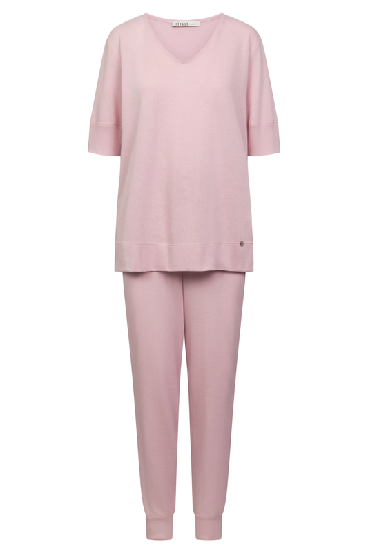 Féraud Lounge Set front view in Powder pink