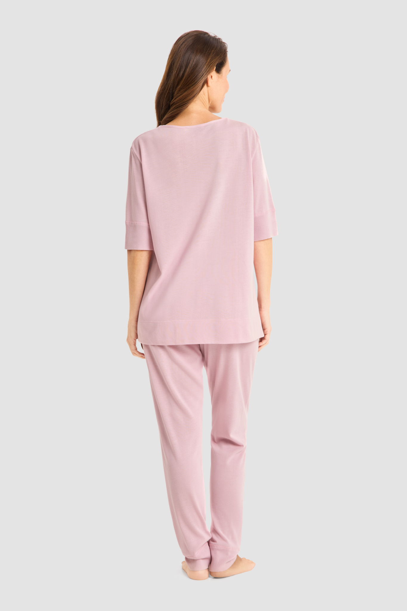 Féraud Lounge Set back view in Powder pink