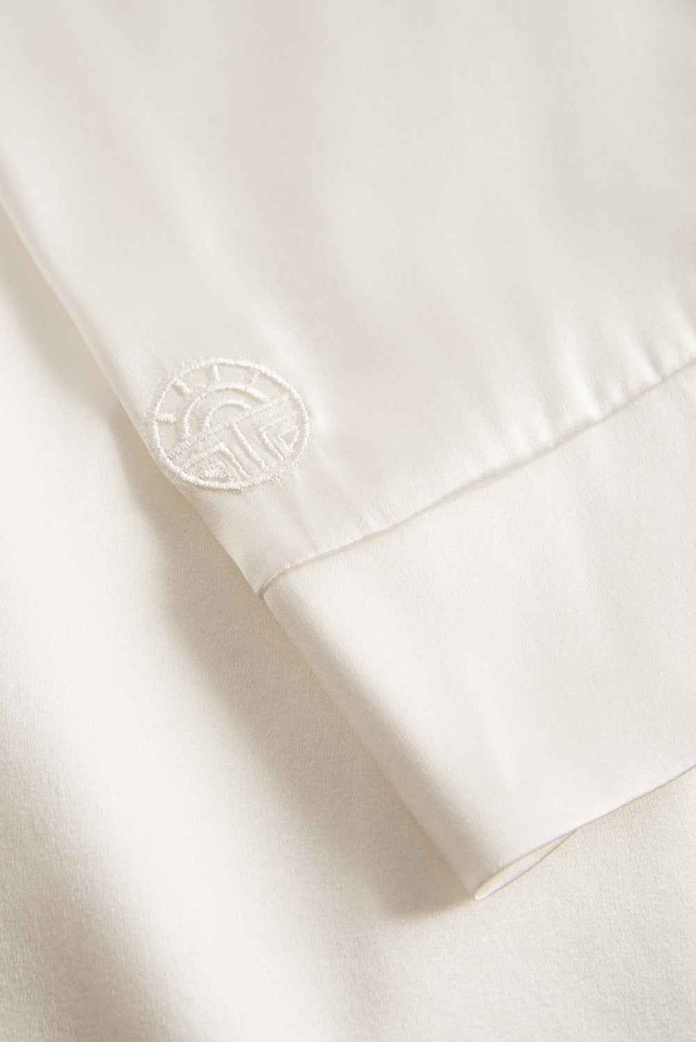 Feraud Robe Gots, 1/1 Sleeve, Wrap-Around Silk (3881093) Ivory