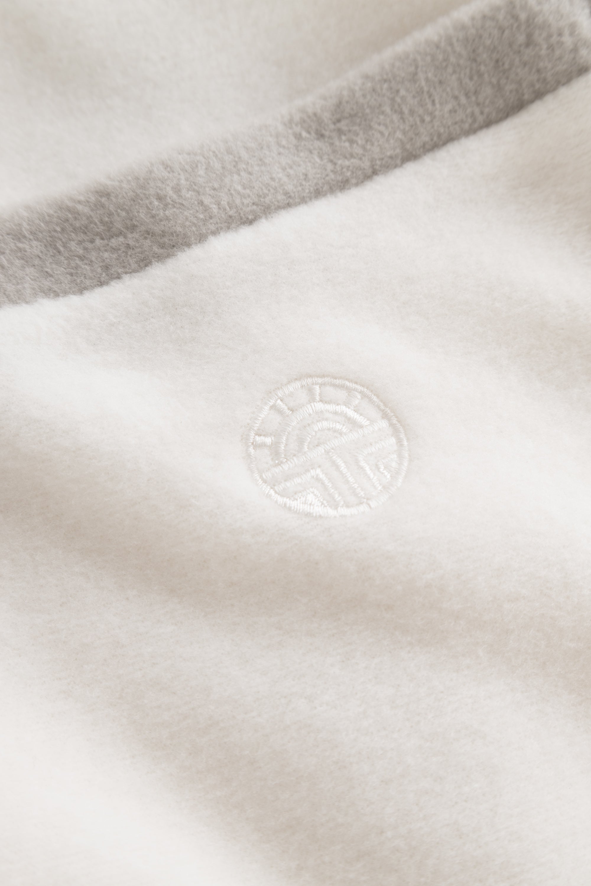 Feraud Robe, 1/1 Sleeve, Wrap-Around, Pockets F (3883157) Ivory