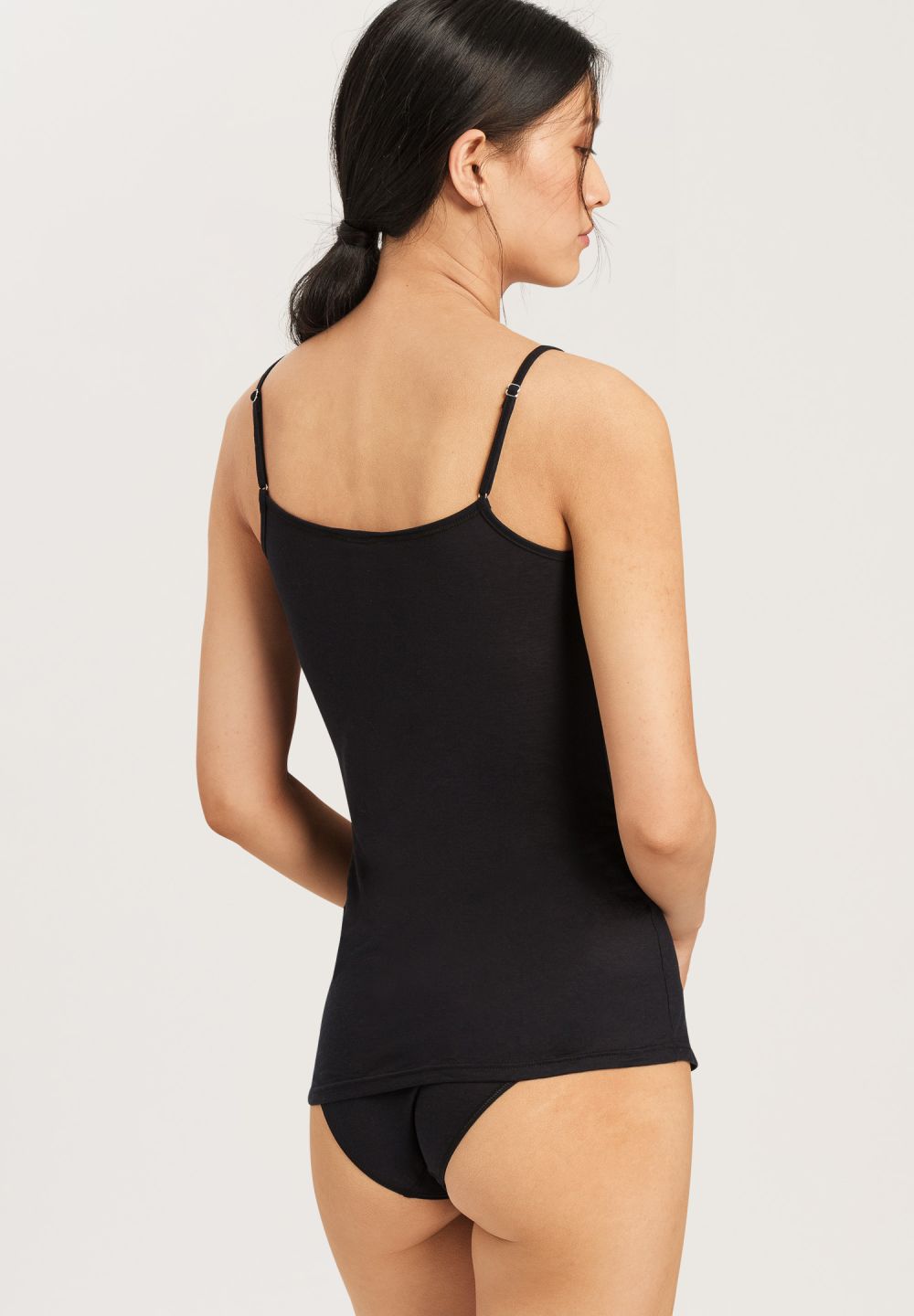 Hanro Basic Ultralight Ultralight Spaghetti Top (071820) Black