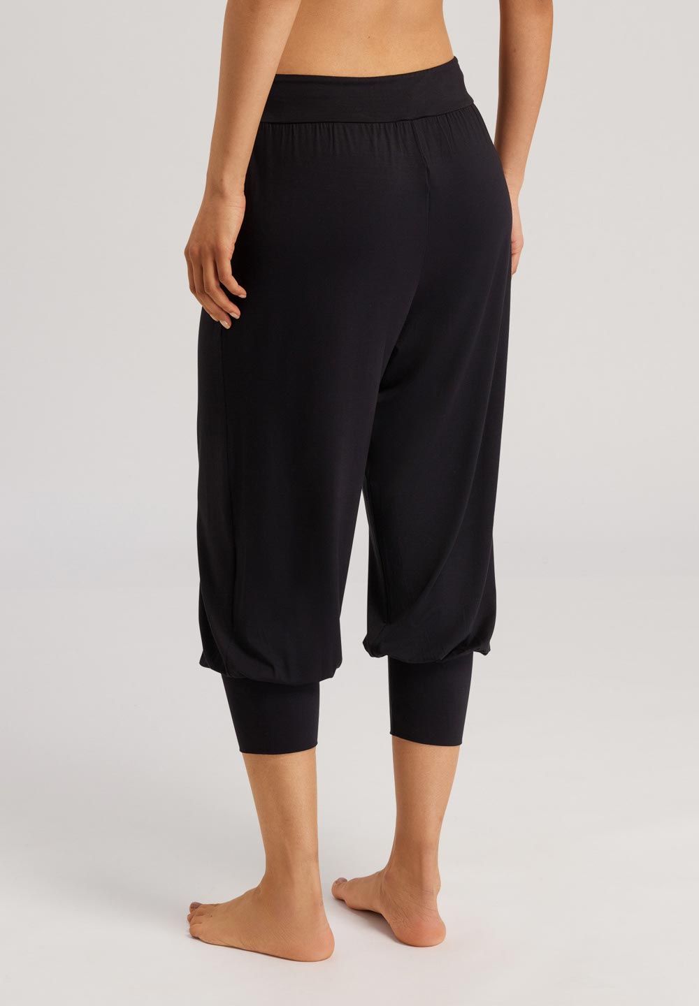 Hanro Basic Yoga Yoga Crop Pant (078797) Black Beauty