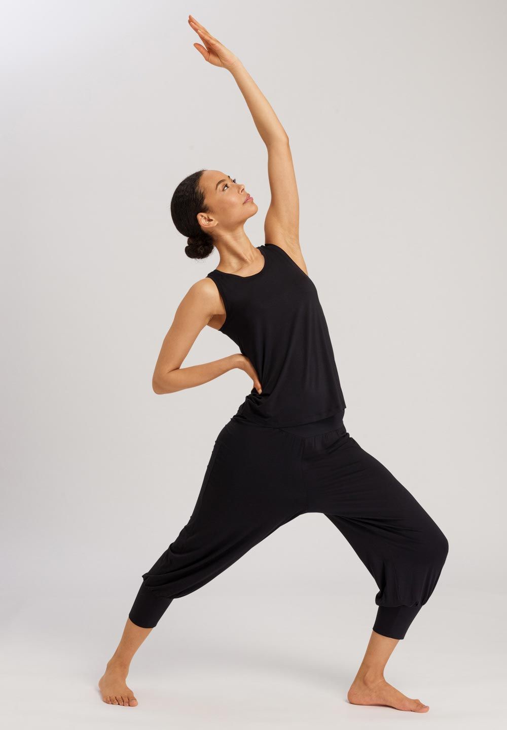 Hanro Basic Yoga Yoga Crop Pant (078797) Black Beauty