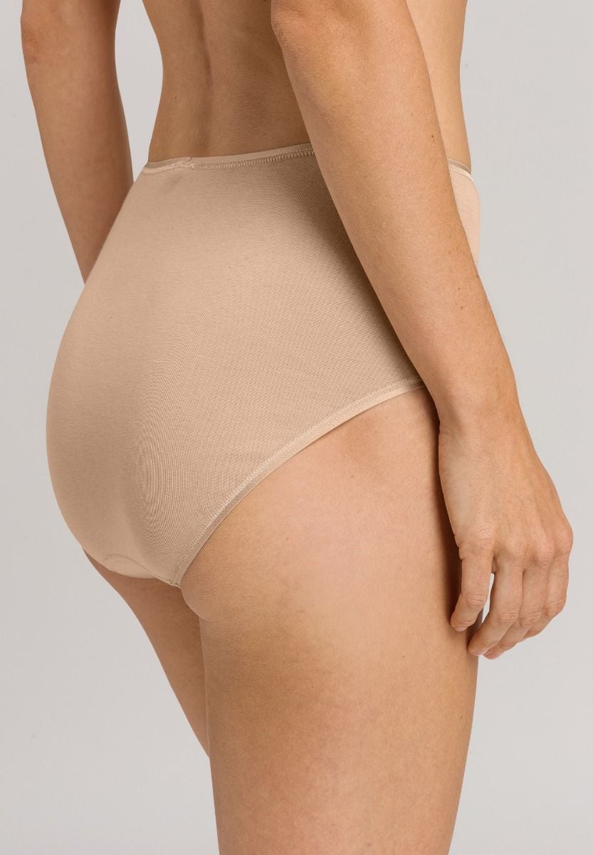 Hanro Basic Cotton Seamless Cotton Seamless Maxi Briefs (071625) Beige