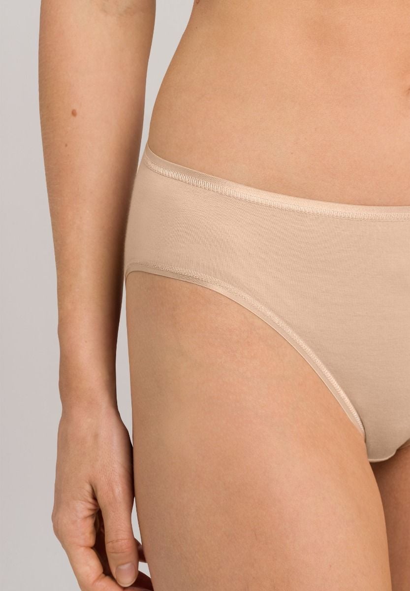 Hanro Basic Cotton Seamless Cotton Seamless Midi Briefs (071626) Beige