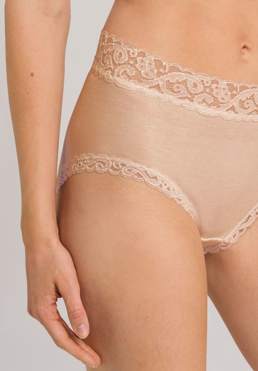 Hanro Basic Moments Moments Maxi Briefs (071483) Beige