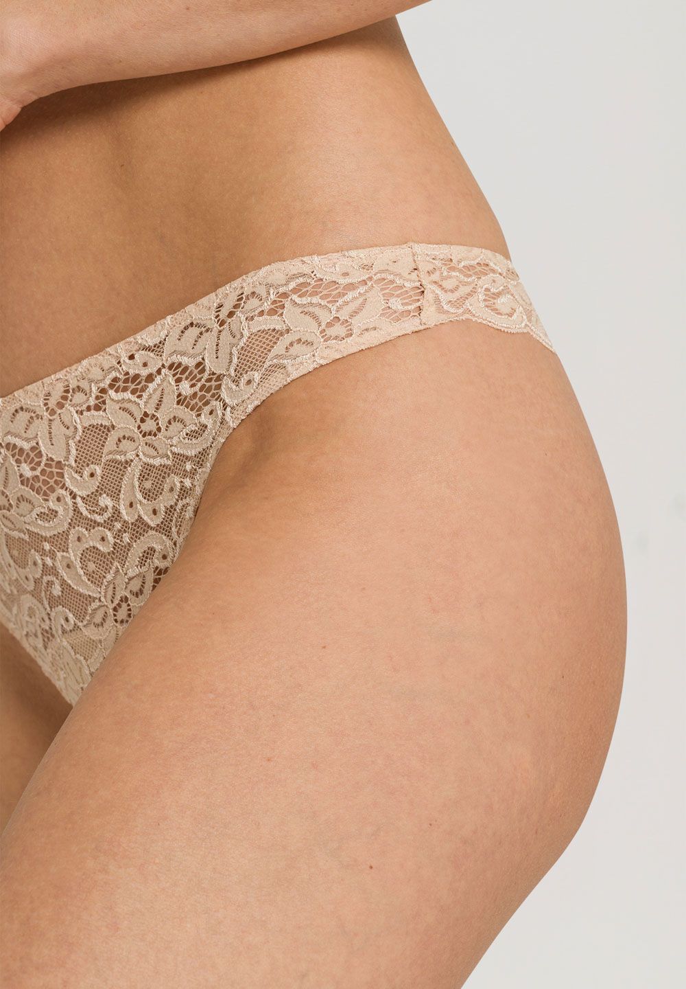 Hanro Basic Moments Moments Thong (071507) Beige