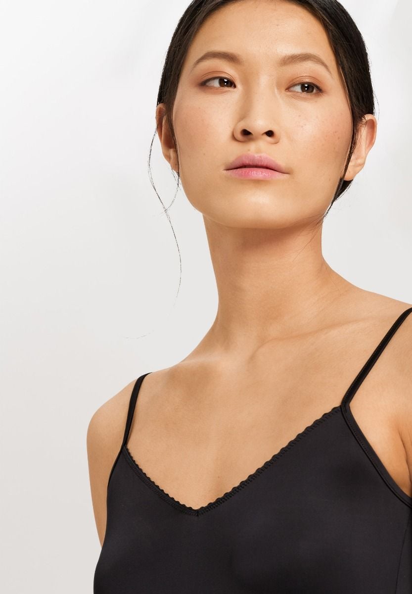 Hanro Basic Satin Deluxe Satin Deluxe Spaghetti Top (071063) Black