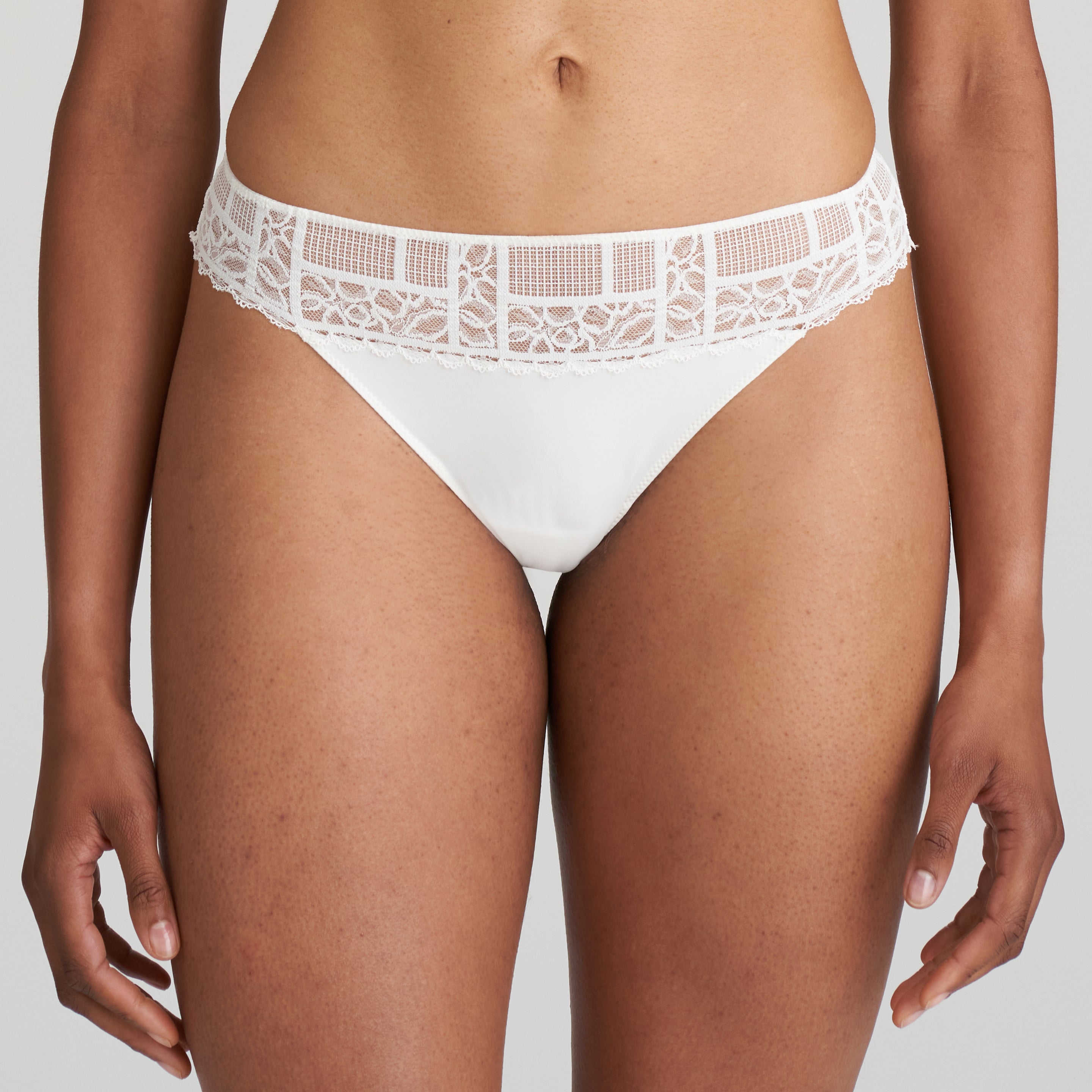 Marie Jo Jadei Thong (0602760) Natural