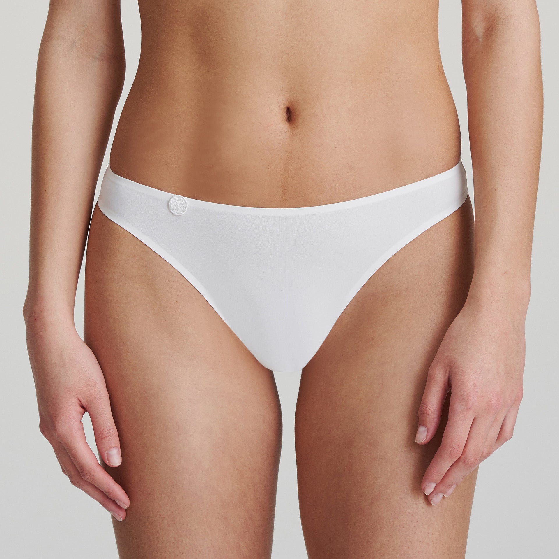 Marie Jo Tom Thong (0620820) White