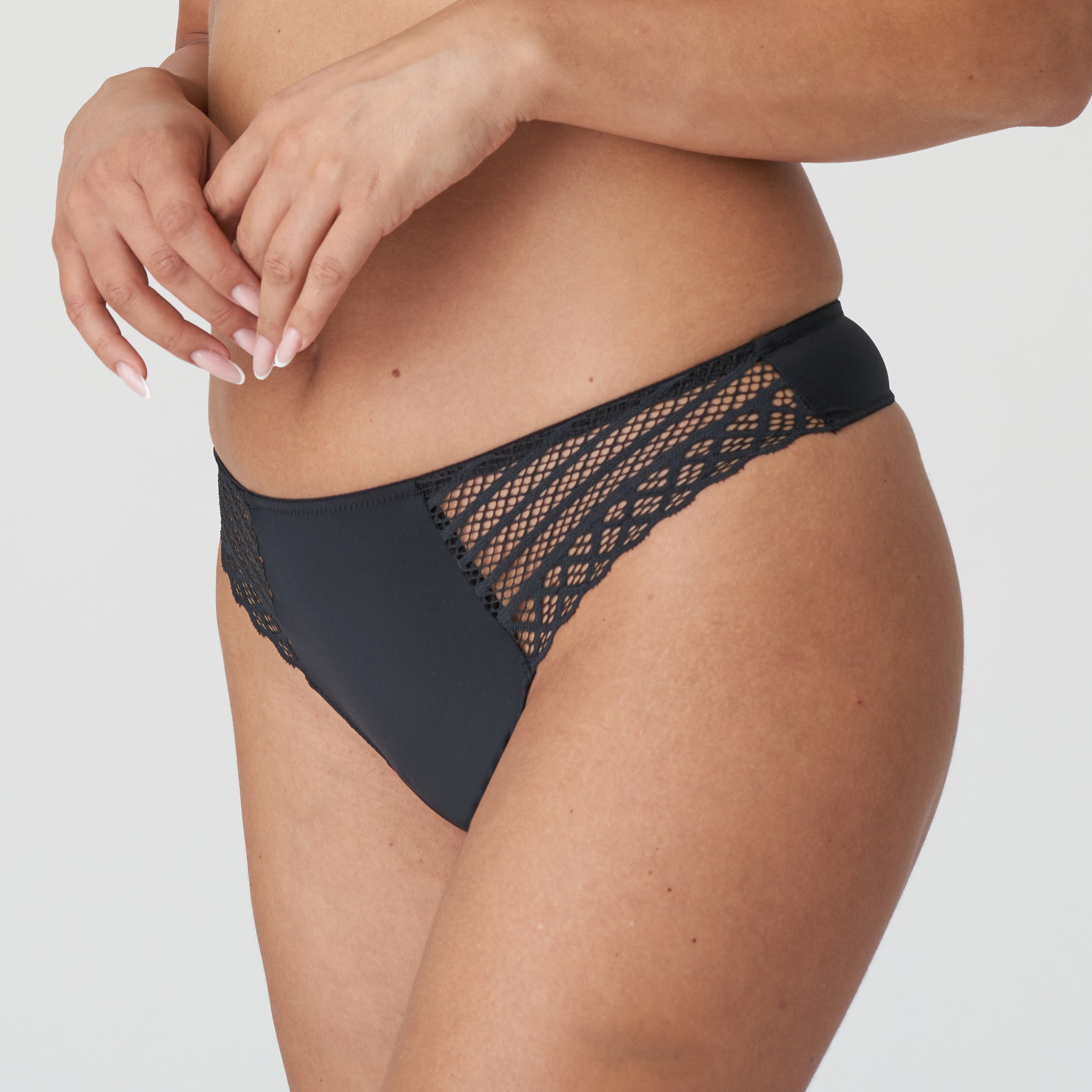 Primadonna Twist East End Thong (0641930) Charcoal