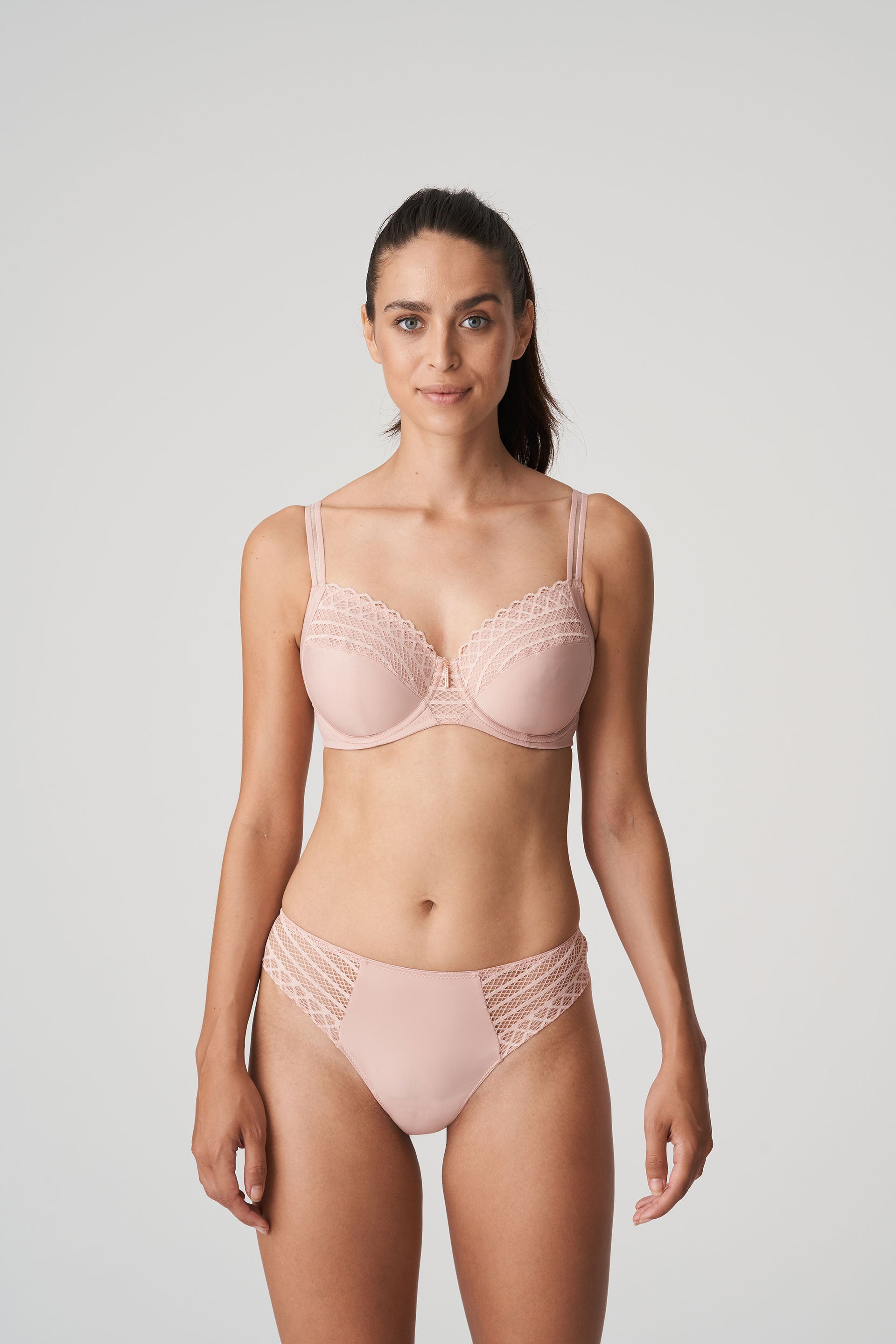 Primadonna Twist East End Thong (0641930) Powder Rose