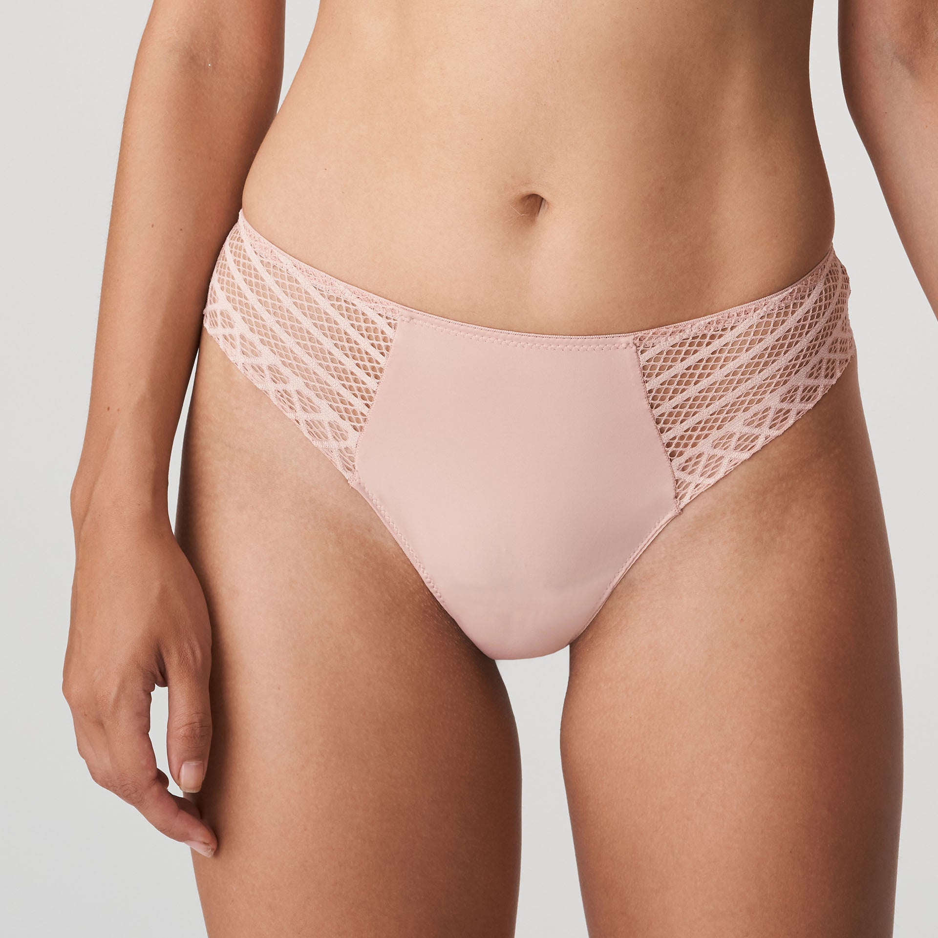 Primadonna Twist East End Thong (0641930) Powder Rose