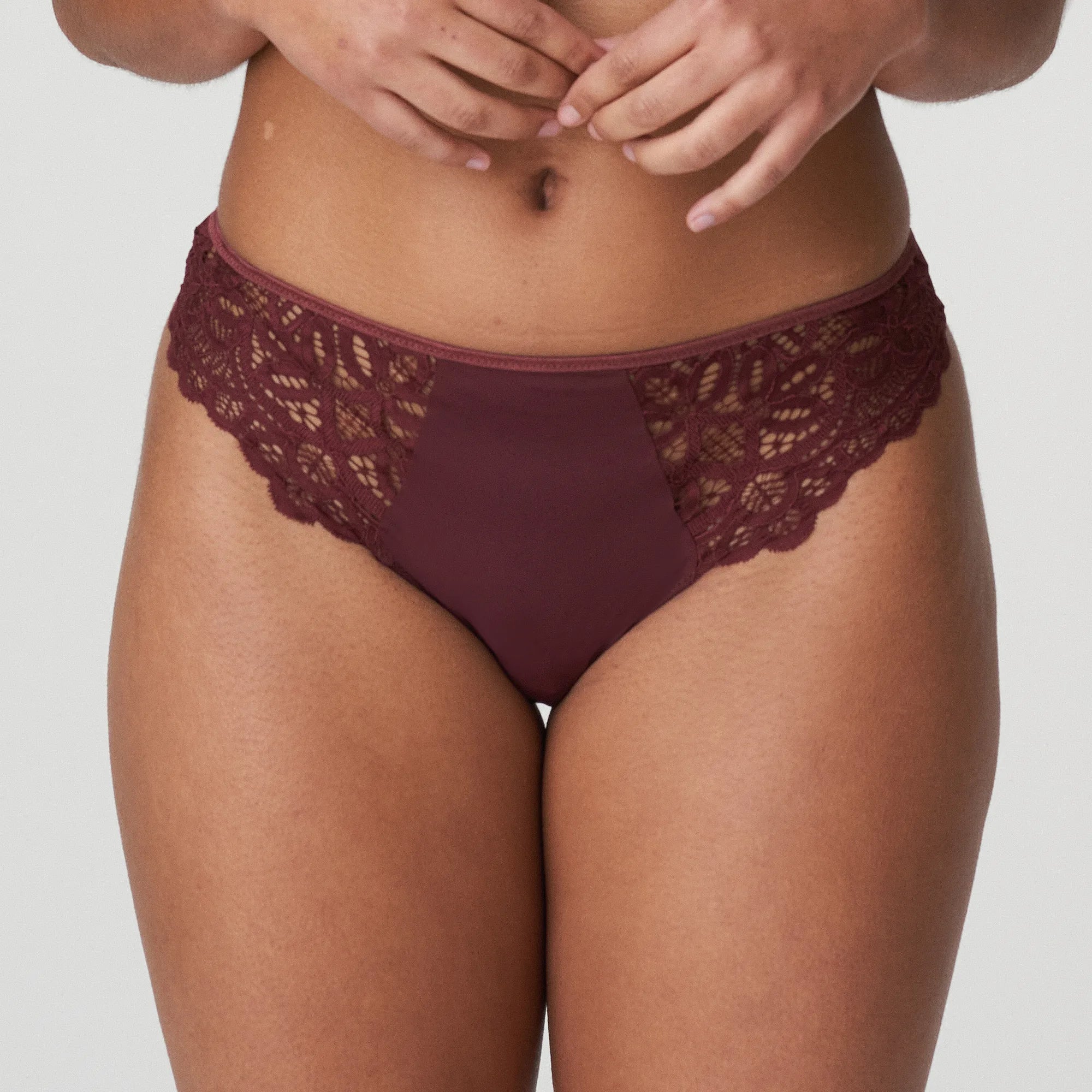 Primadonna Twist First Night Thong (0641880) Merlot