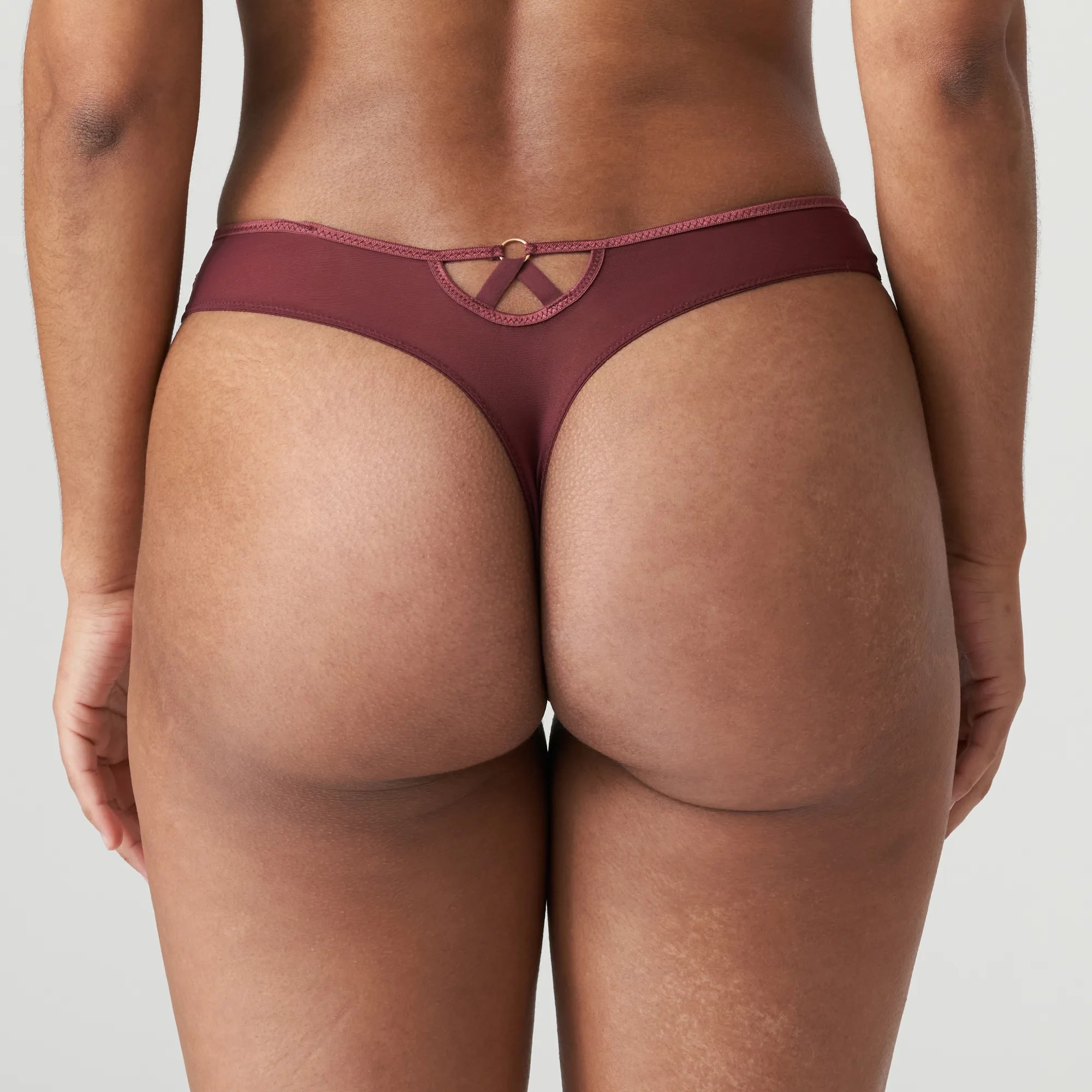 Primadonna Twist First Night Thong (0641880) Merlot