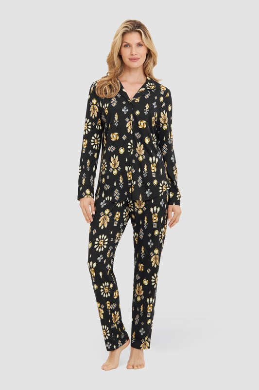 Rösch Pyjamas on model in Black Print