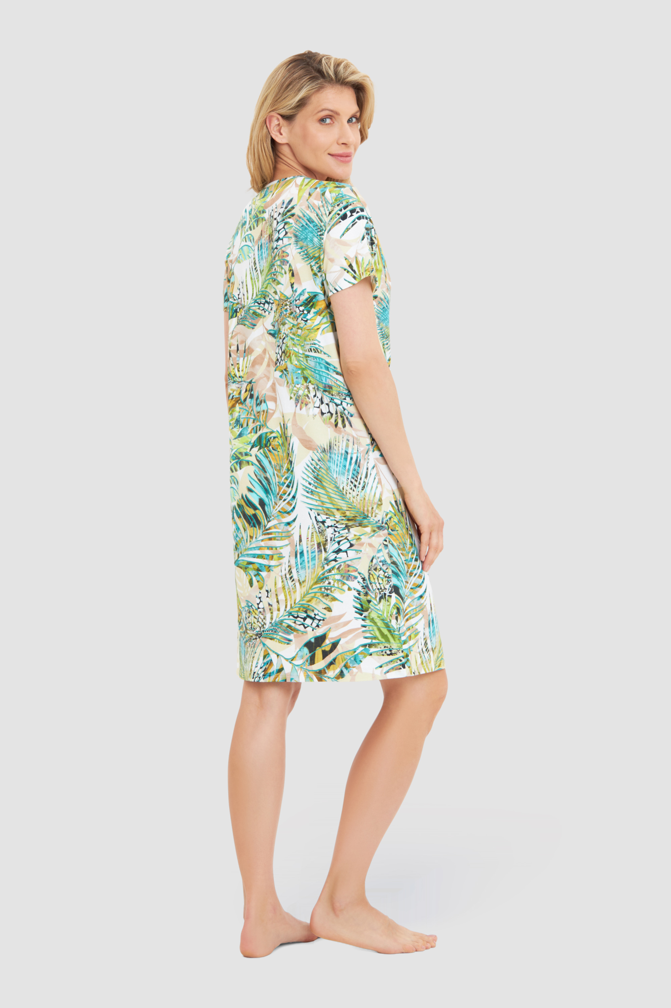 Rösch Nightgown back view in Jungle