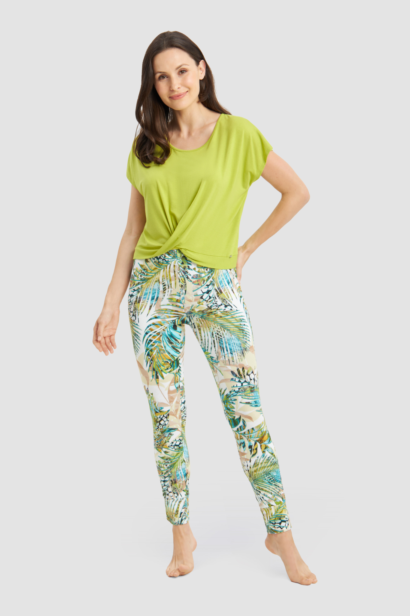 Rösch Lounge Top on model in Lime