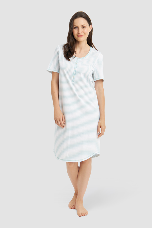 Rösch Nightgown on model in Glacier Ringlet