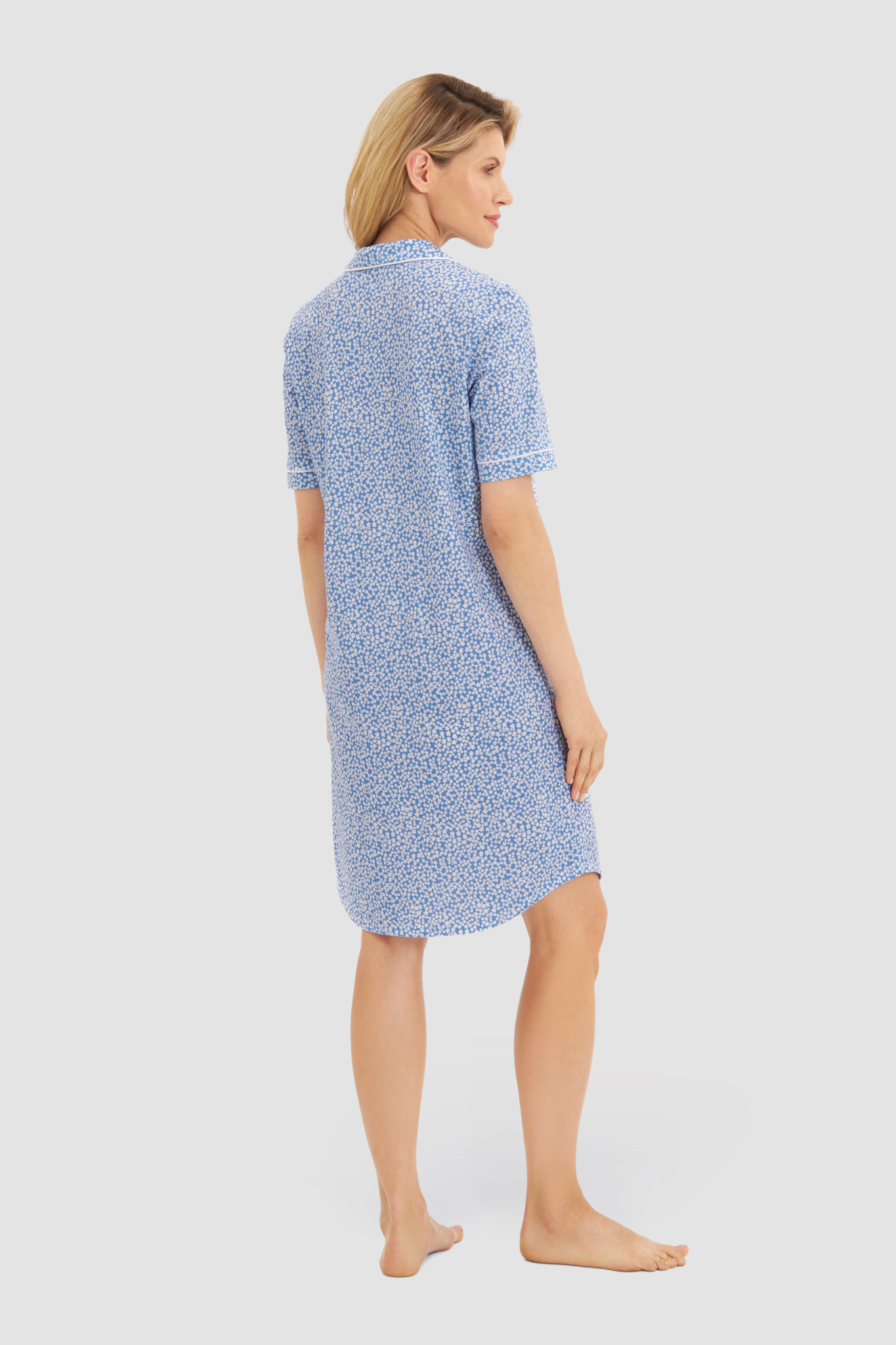 Rösch Nightgown back view in Minimal blue