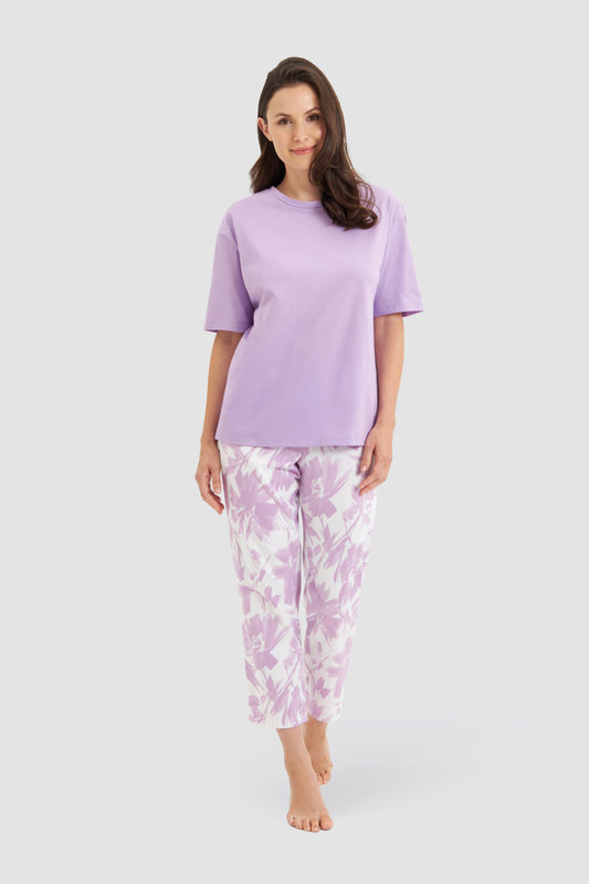 Rösch Pyjamas on model in Mono Flowers