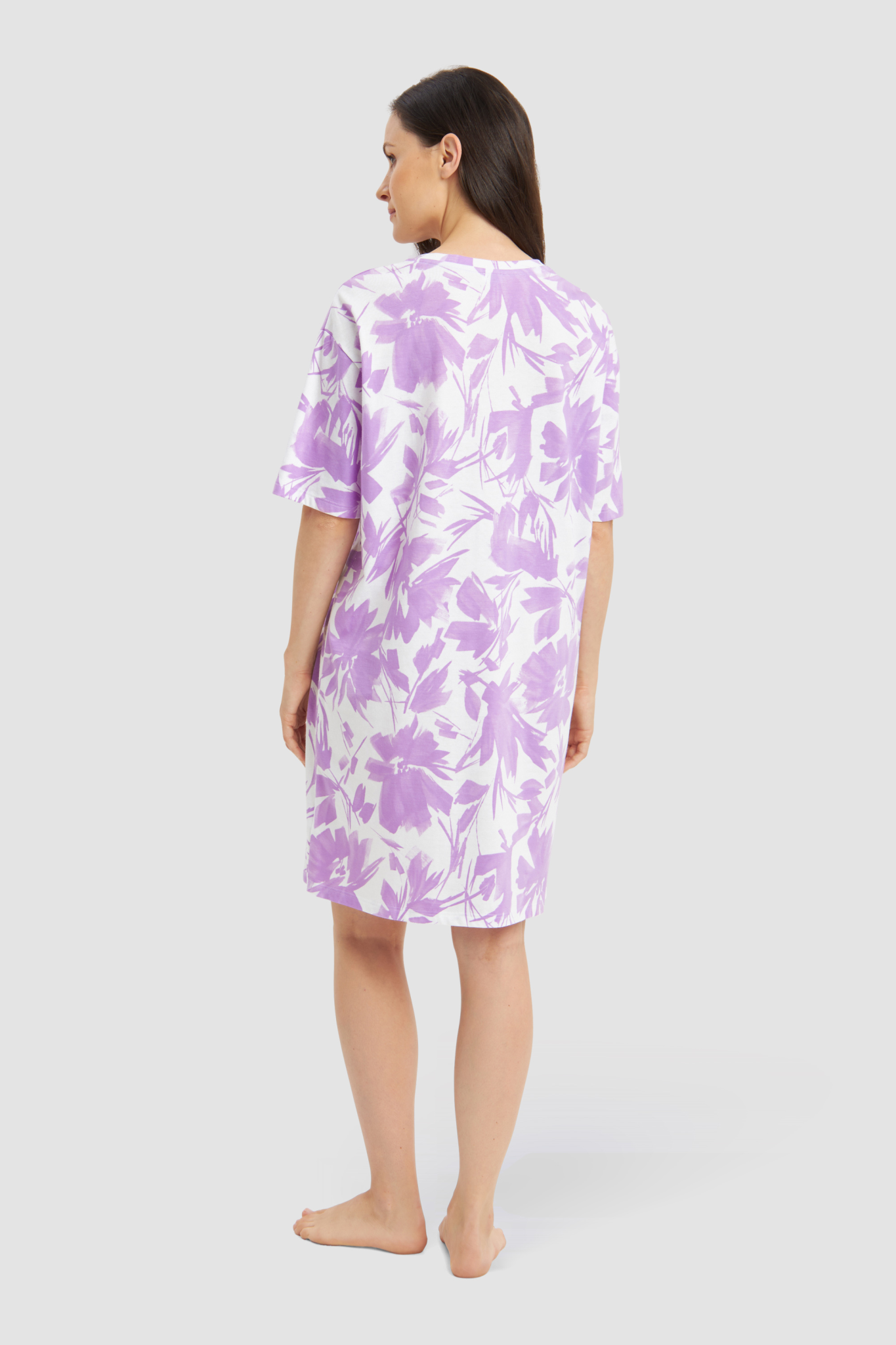 Rösch Nightgown back view in Mono Flowers