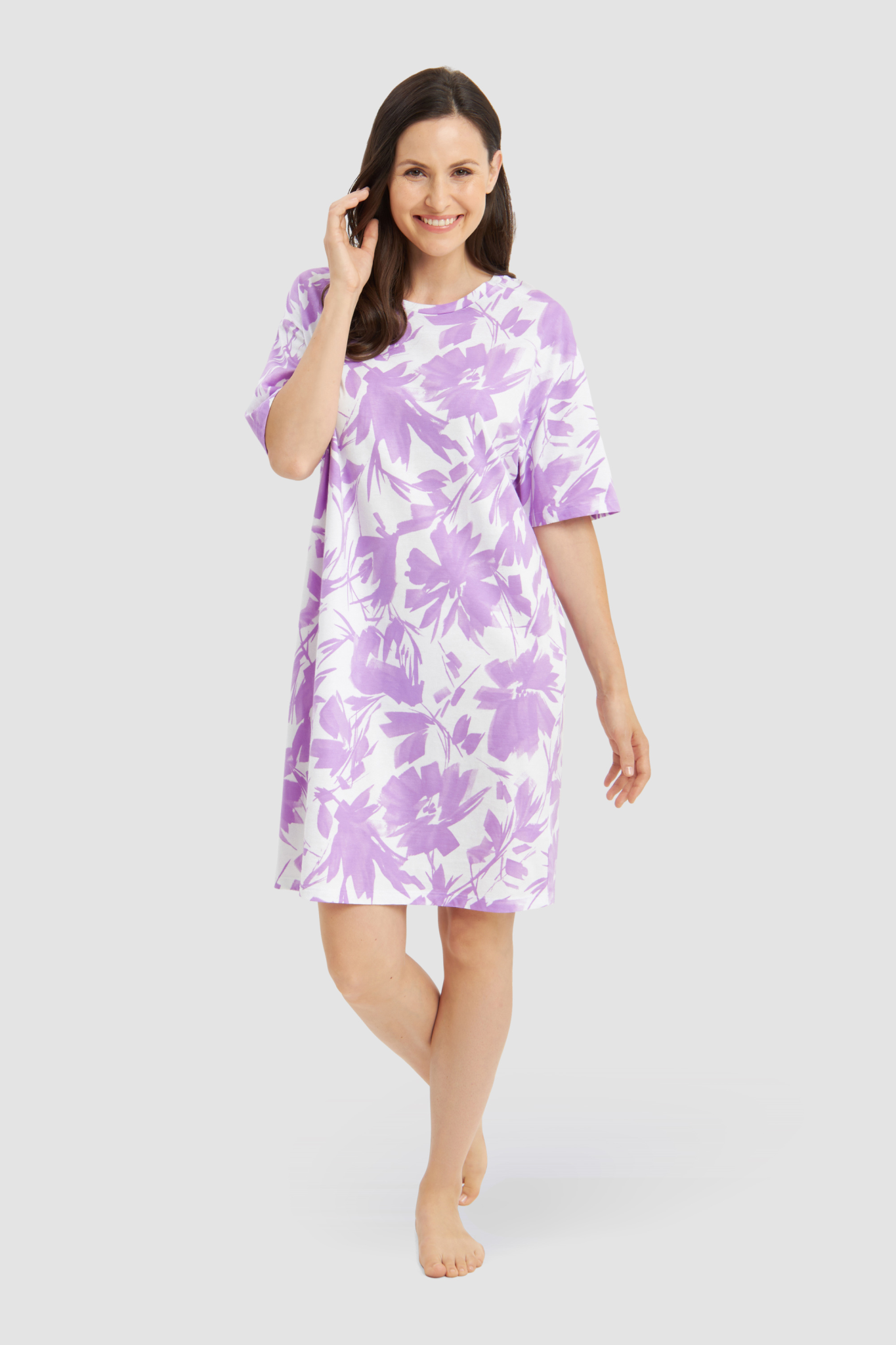 Rösch Nightgown on model in Mono Flowers