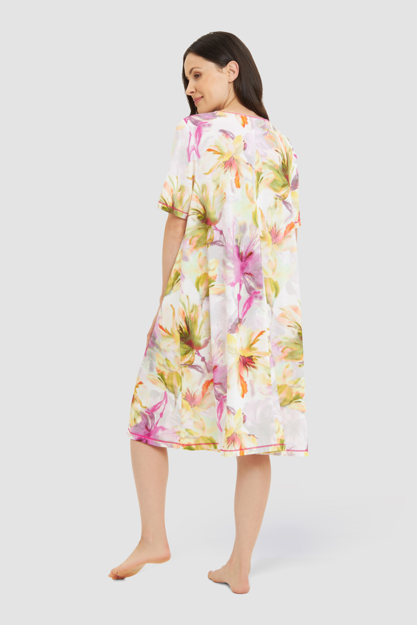 Rösch Nightgown back view in Romantic Flower