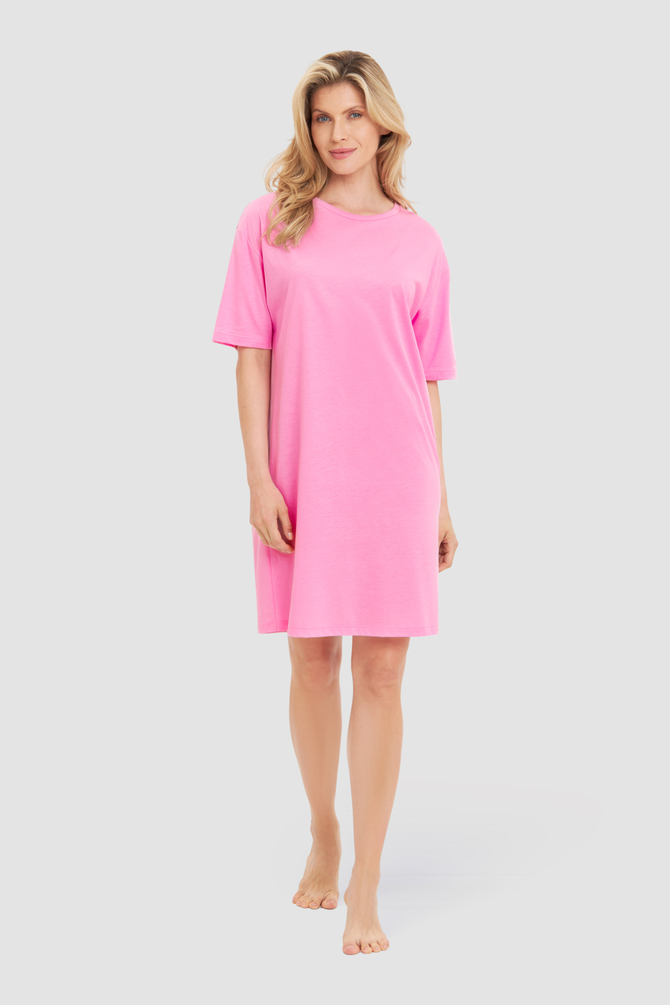 Rösch Nightgown on model in Pink