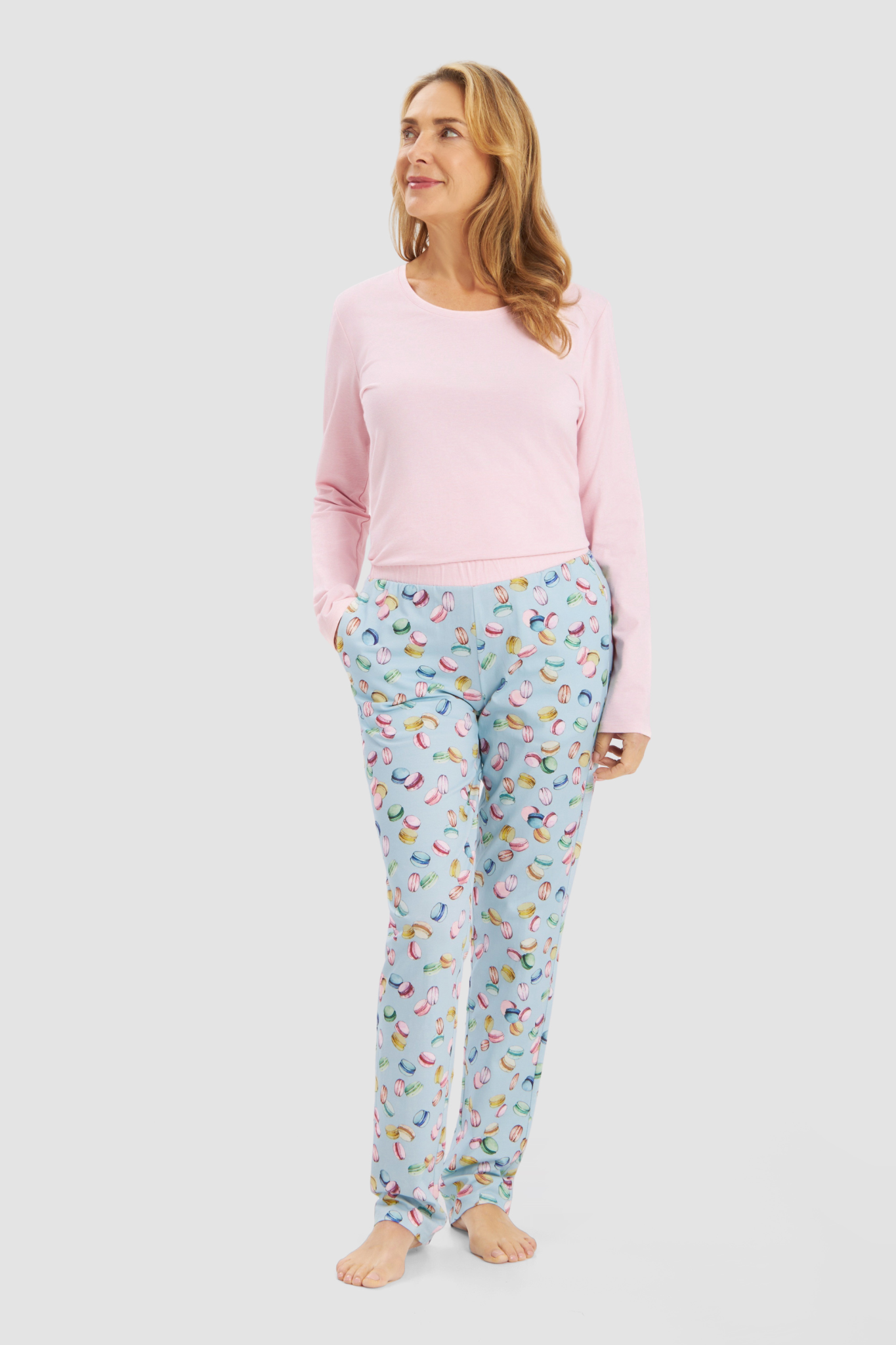 Rösch Lounge Pants on model in Macarons