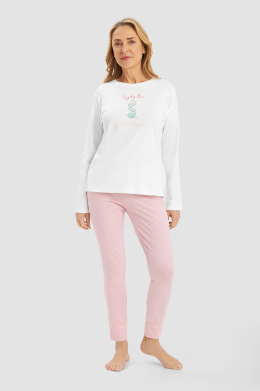 Rösch Lounge Top on model in Ecru