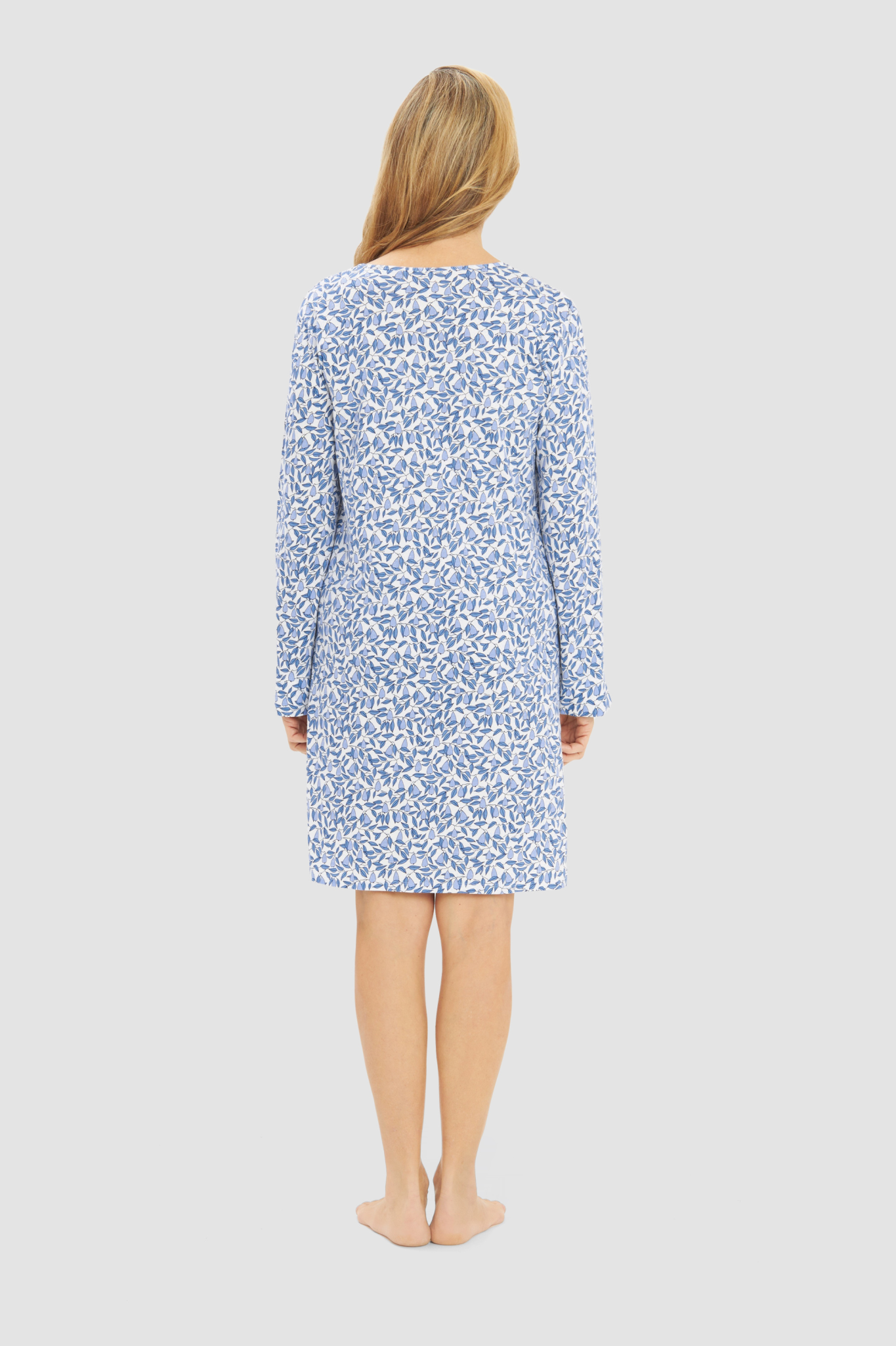 Rösch Nightgown back view in Leaves Minimal