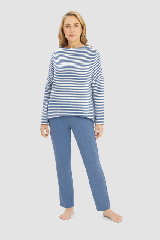 Rösch Lounge Set on model in Ringlet Blue